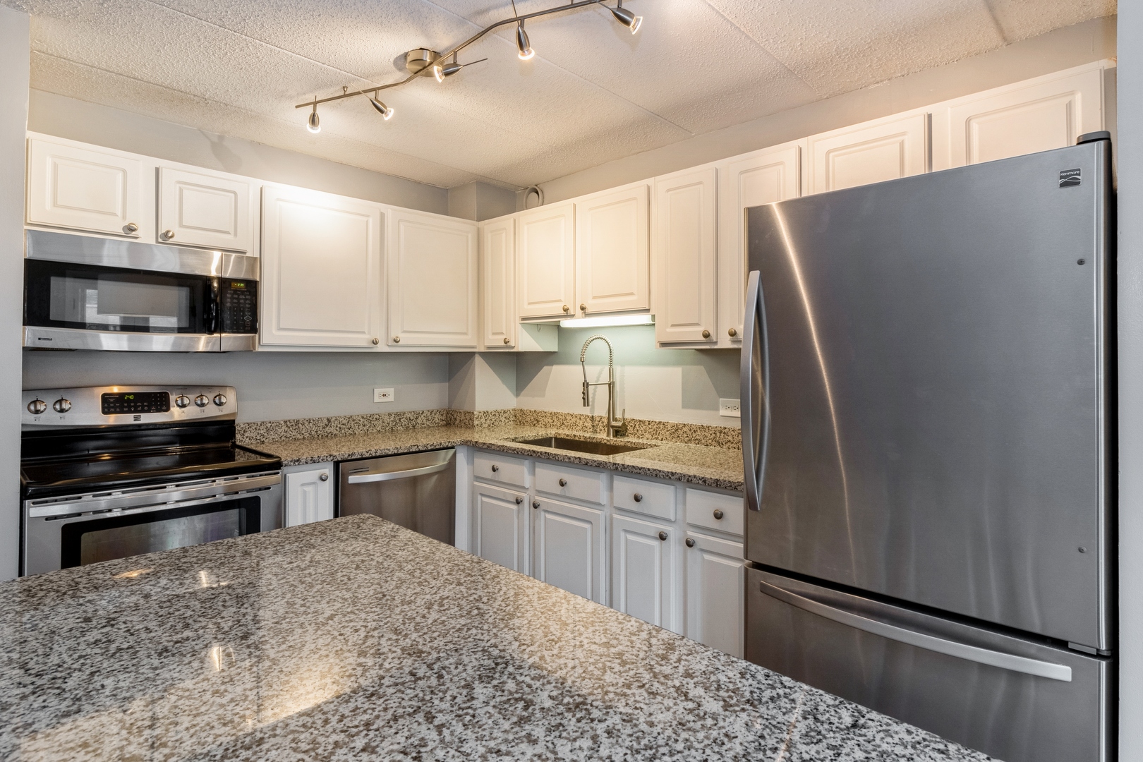 711 W Gordon Terrace Unit: 117