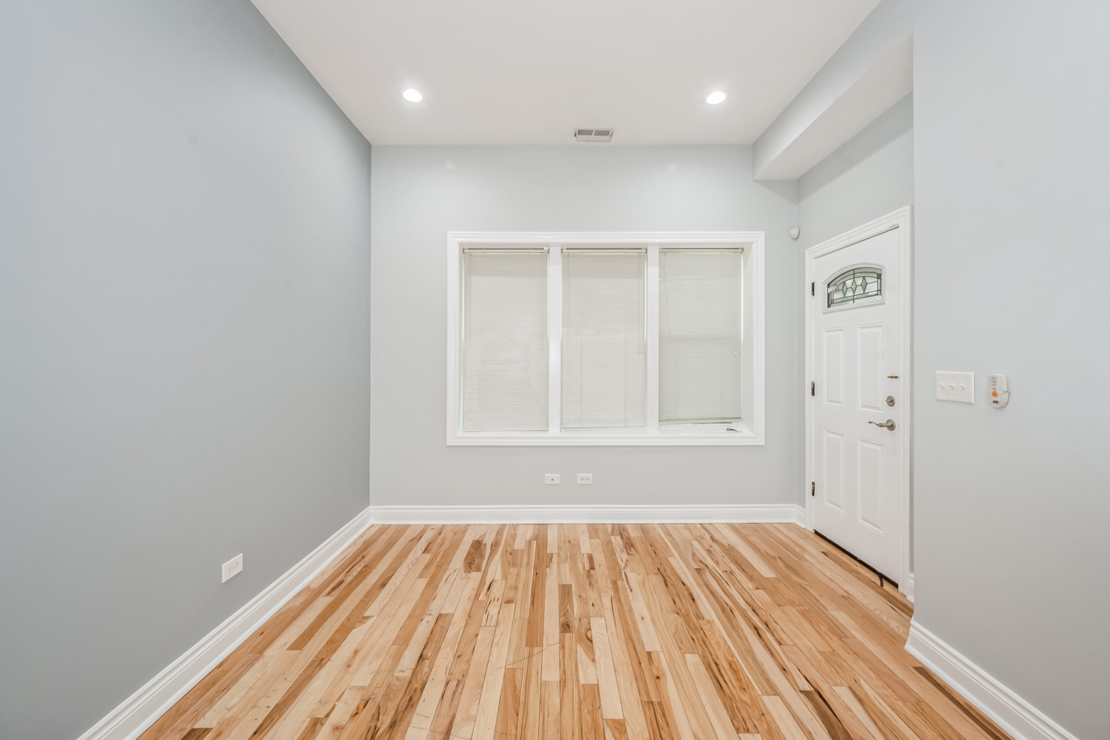 909 N Richmond Street Unit: 1