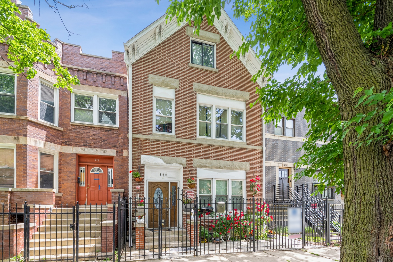 909 N Richmond Street Unit: 1