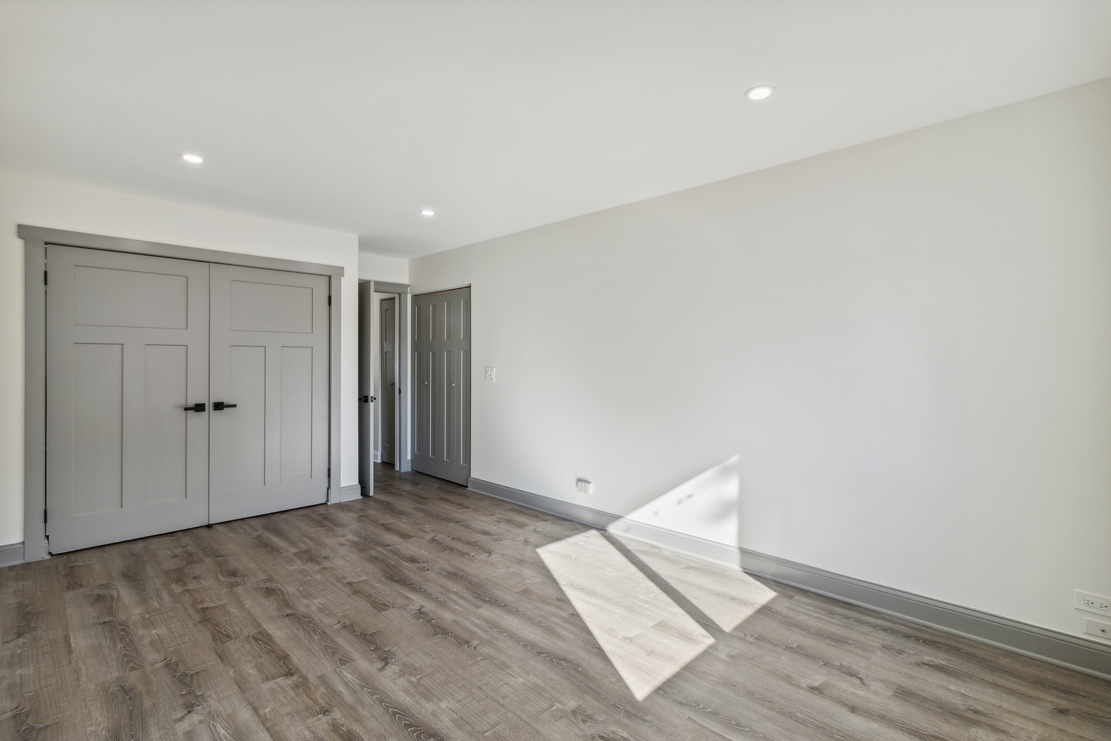 6882 W TOUHY Avenue Unit: 1A