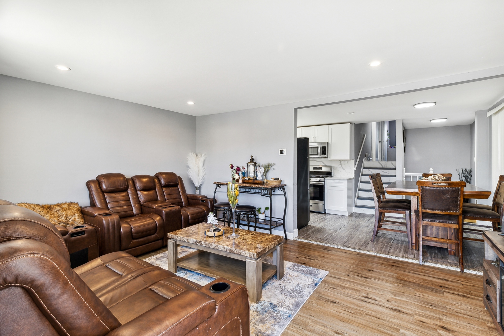 4624 S Lawler Avenue