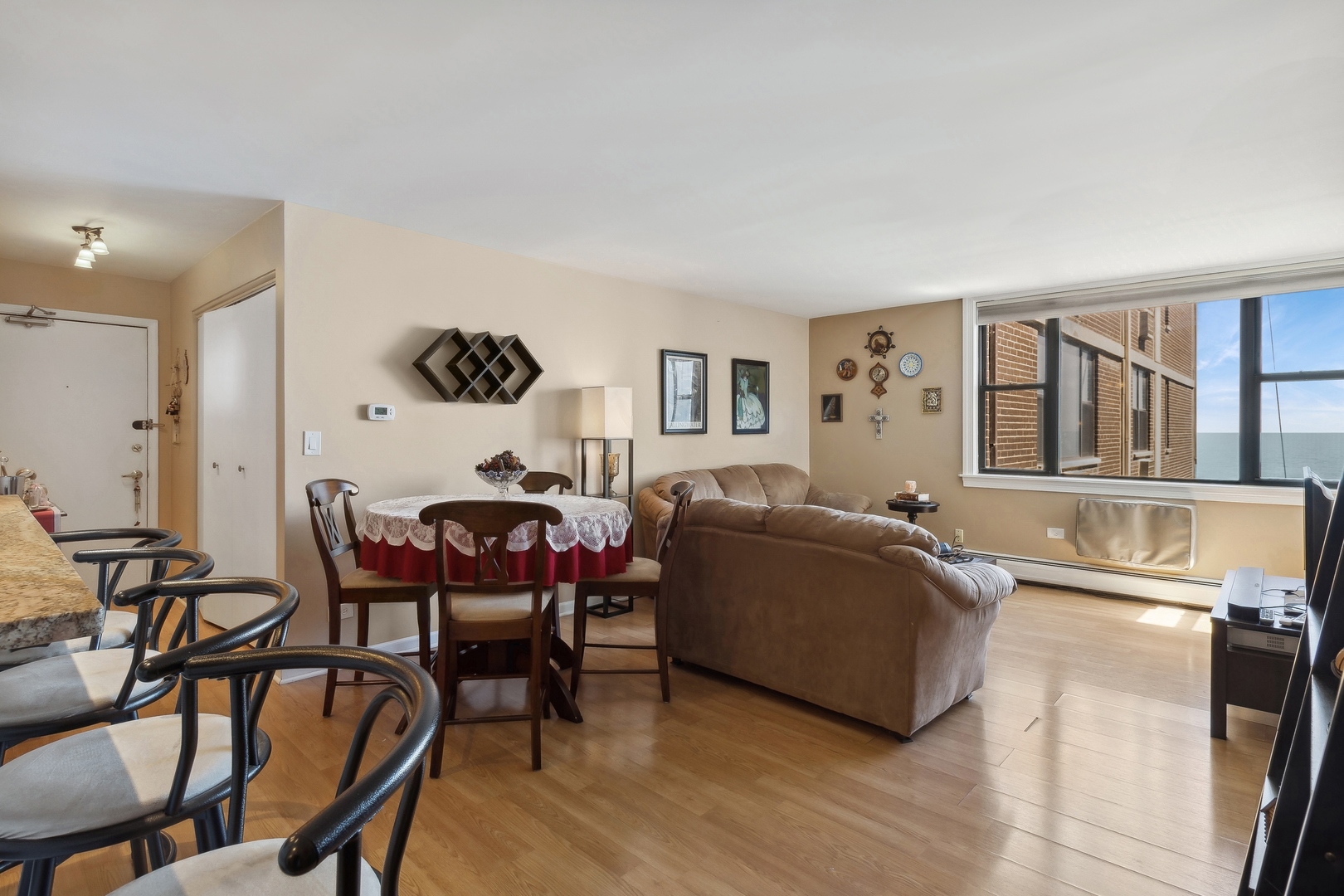 6325 N Sheridan Road Unit: 904