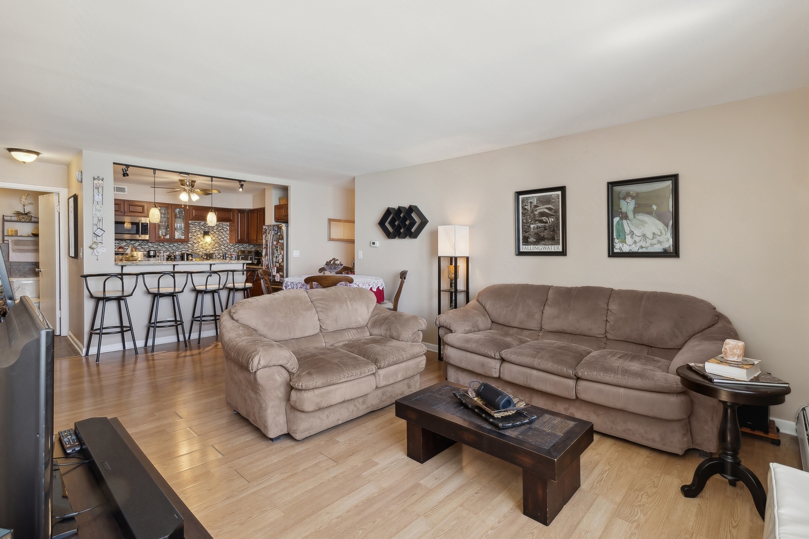 6325 N Sheridan Road Unit: 904