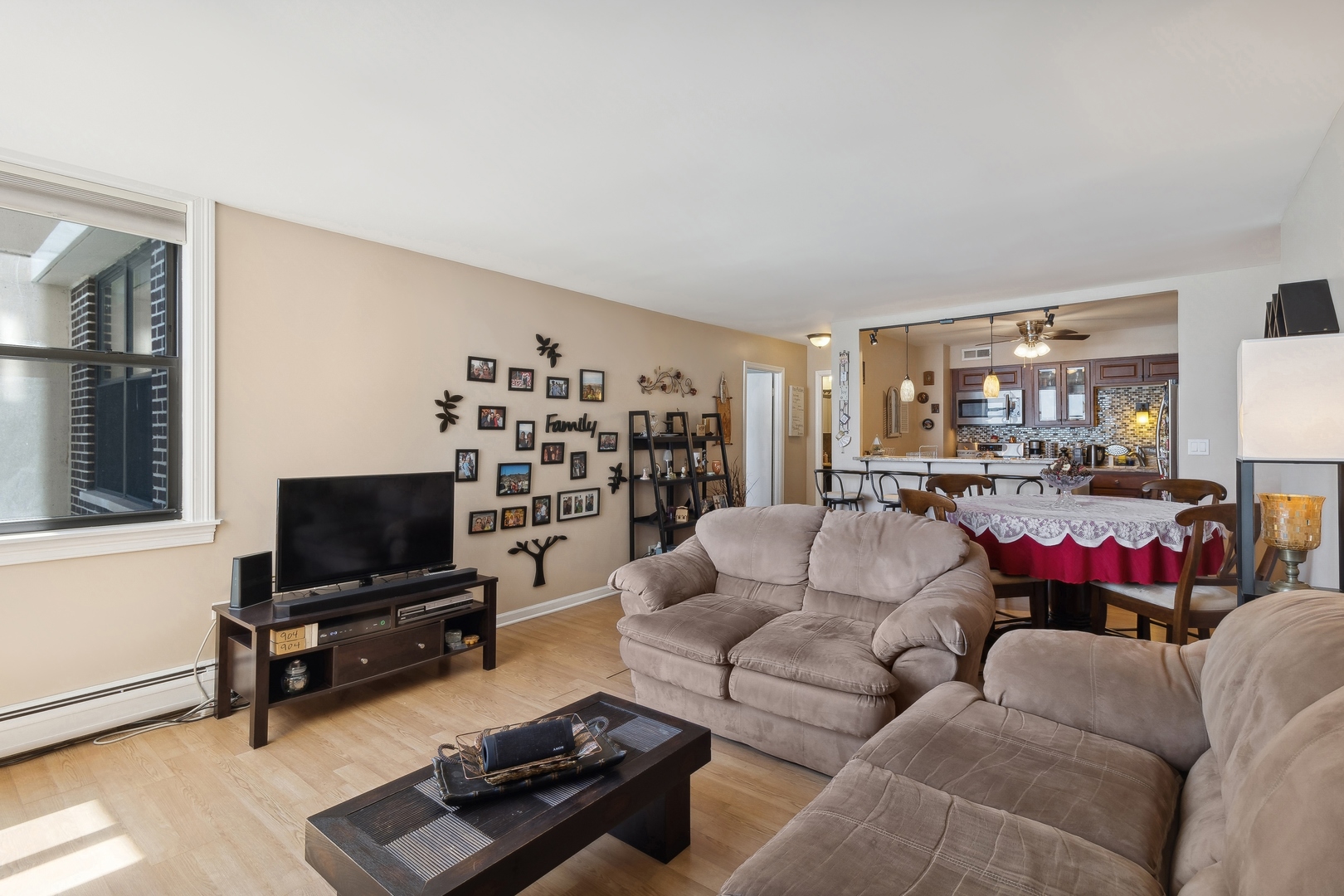 6325 N Sheridan Road Unit: 904