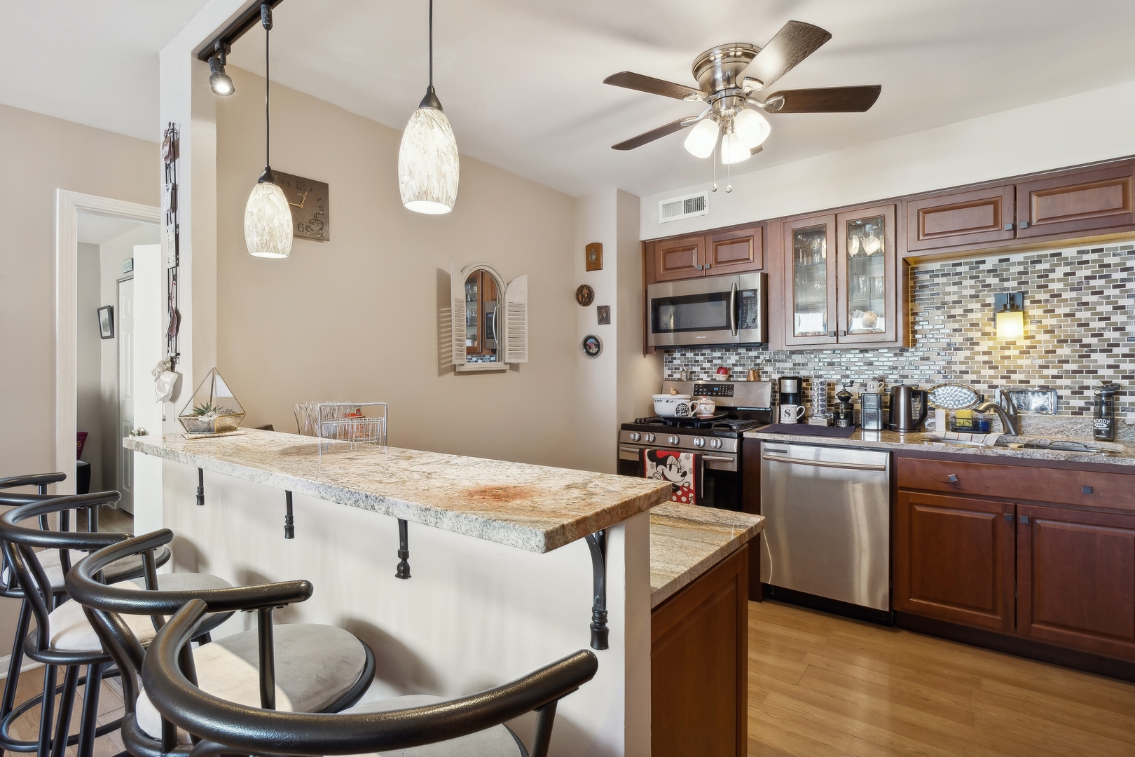 6325 N Sheridan Road Unit: 904