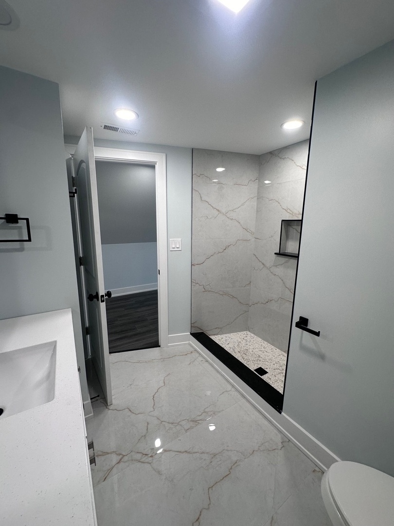 4718 W Addison Street