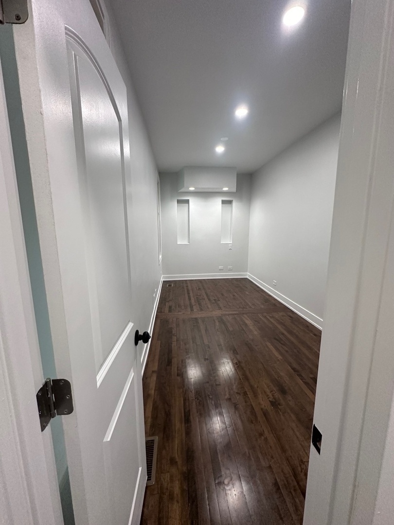 4718 W Addison Street