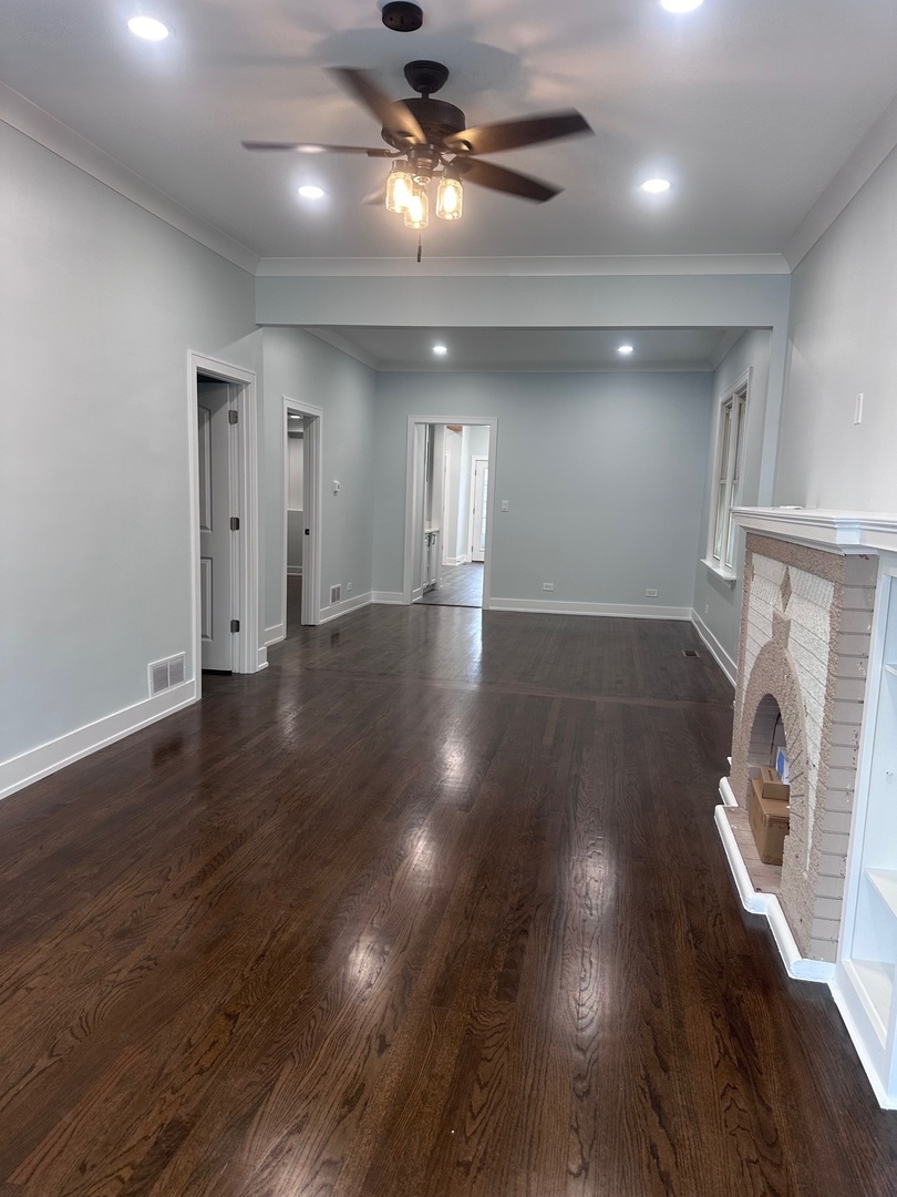 4718 W Addison Street