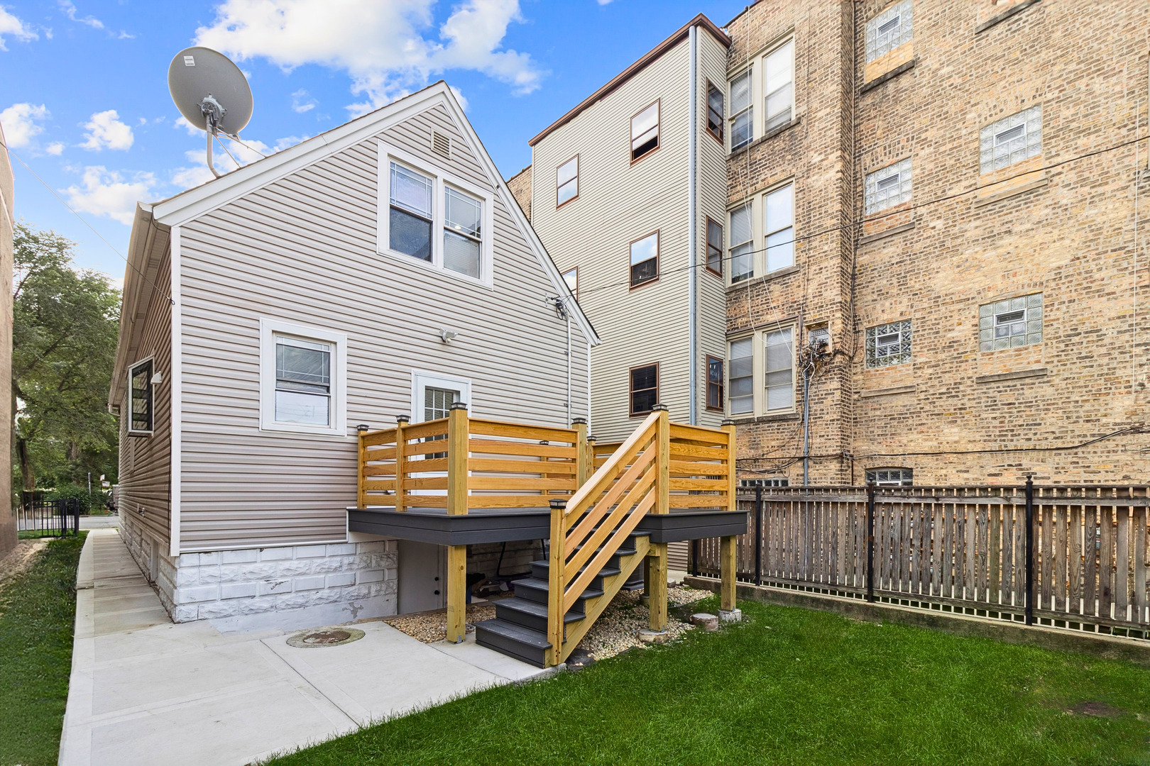 4718 W Addison Street