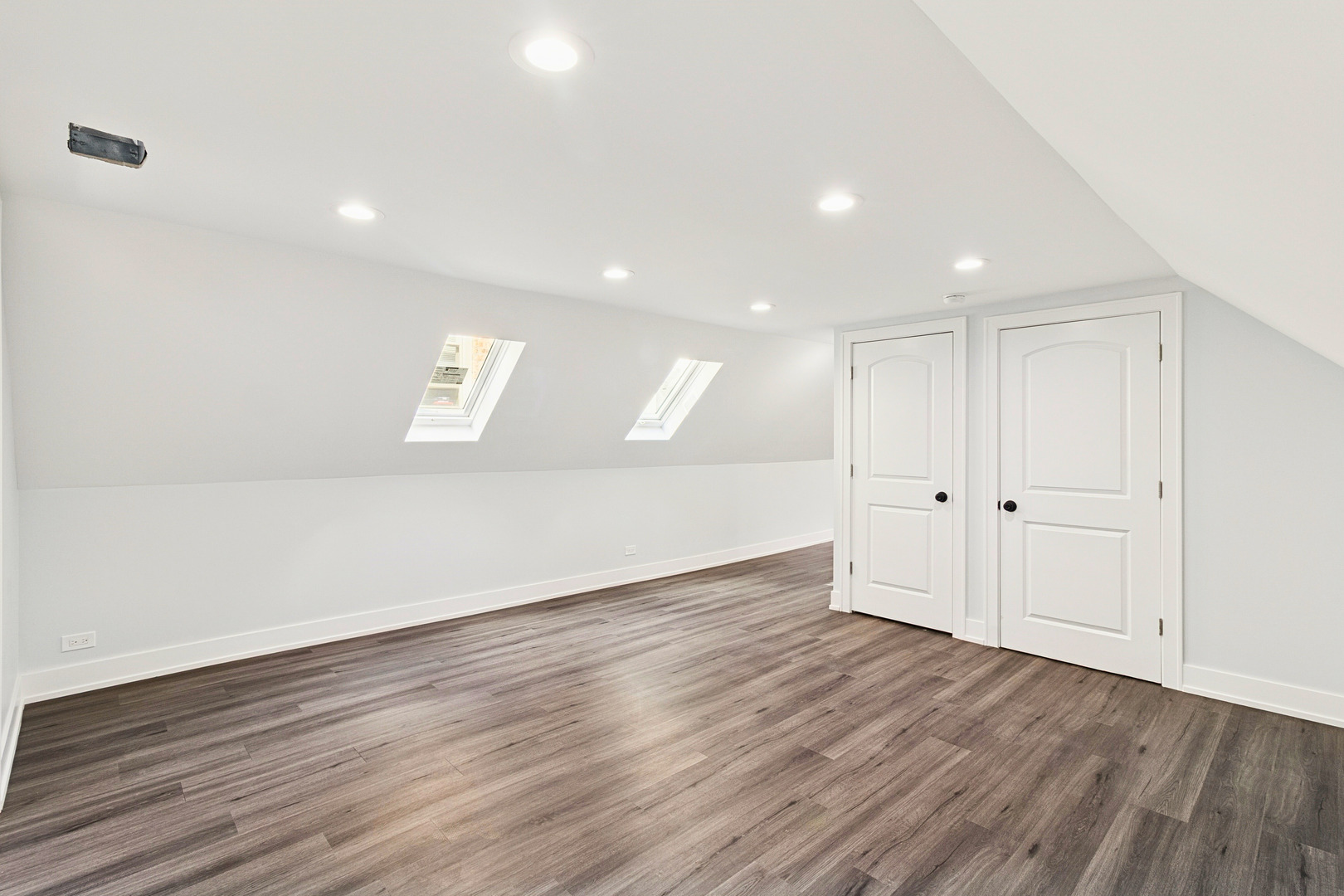 4718 W Addison Street