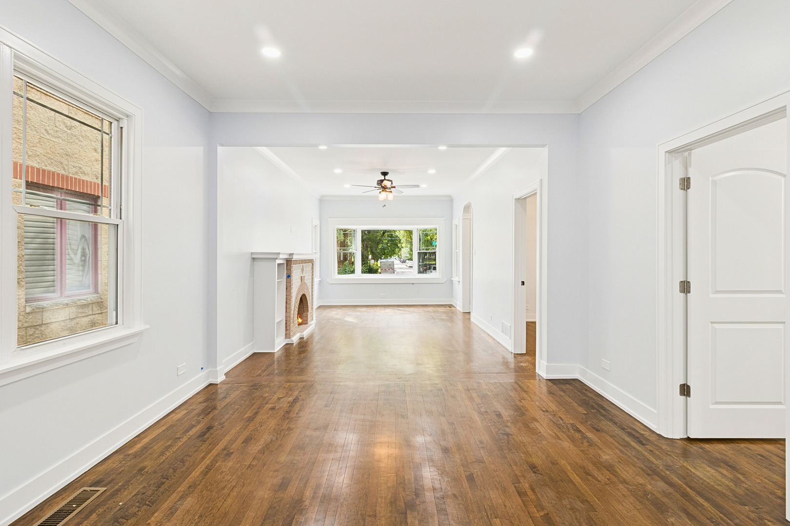 4718 W Addison Street