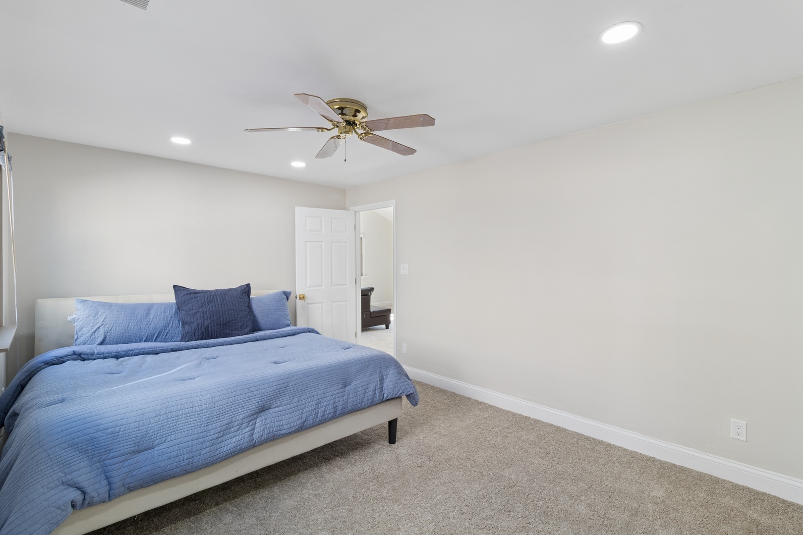 4411 S Calumet Avenue