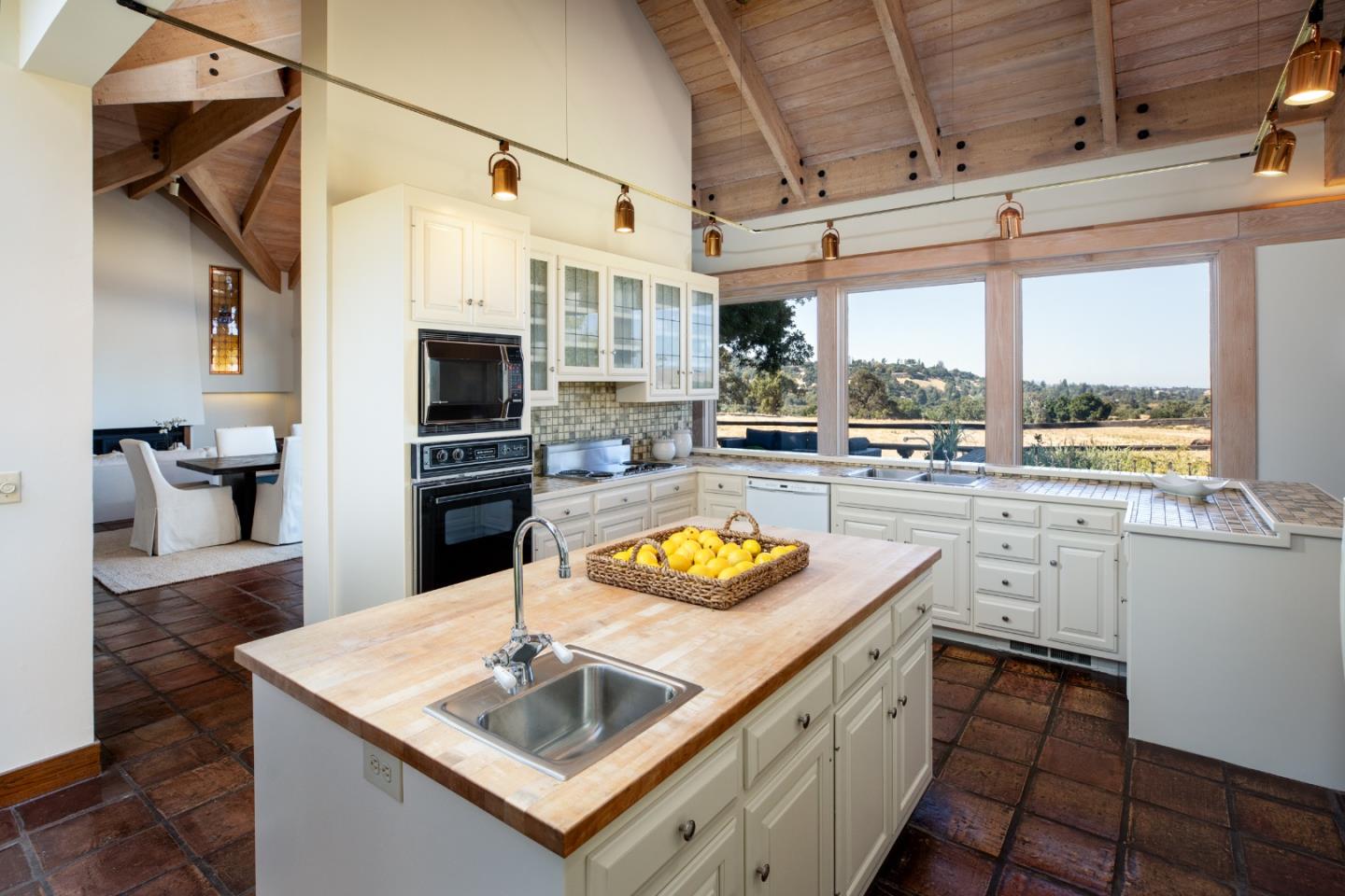 5 Arastradero RD