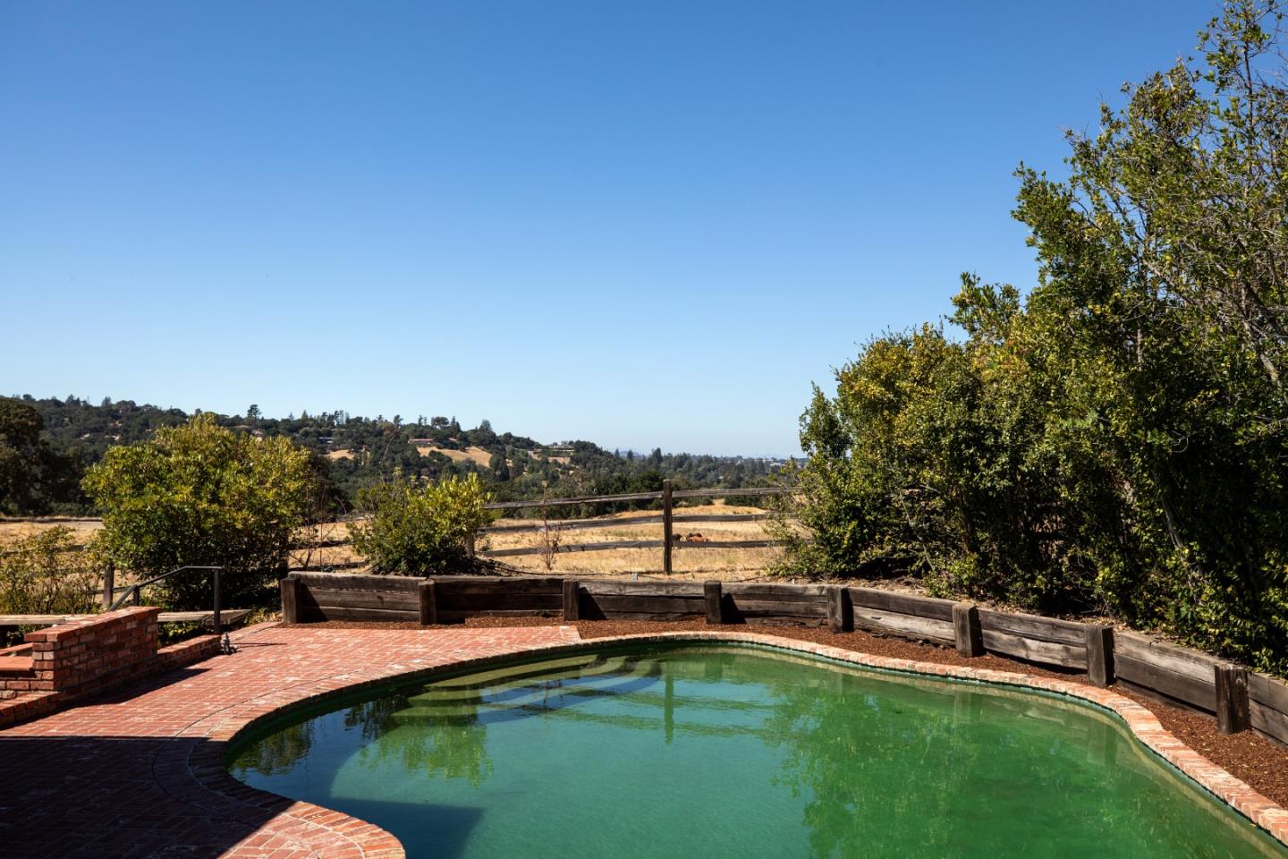 5 Arastradero RD