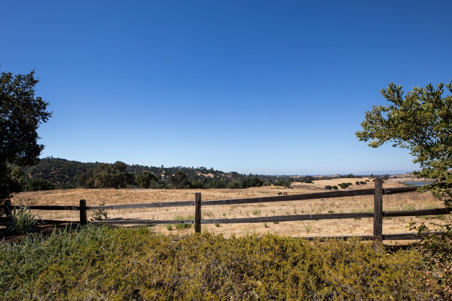 5 Arastradero RD