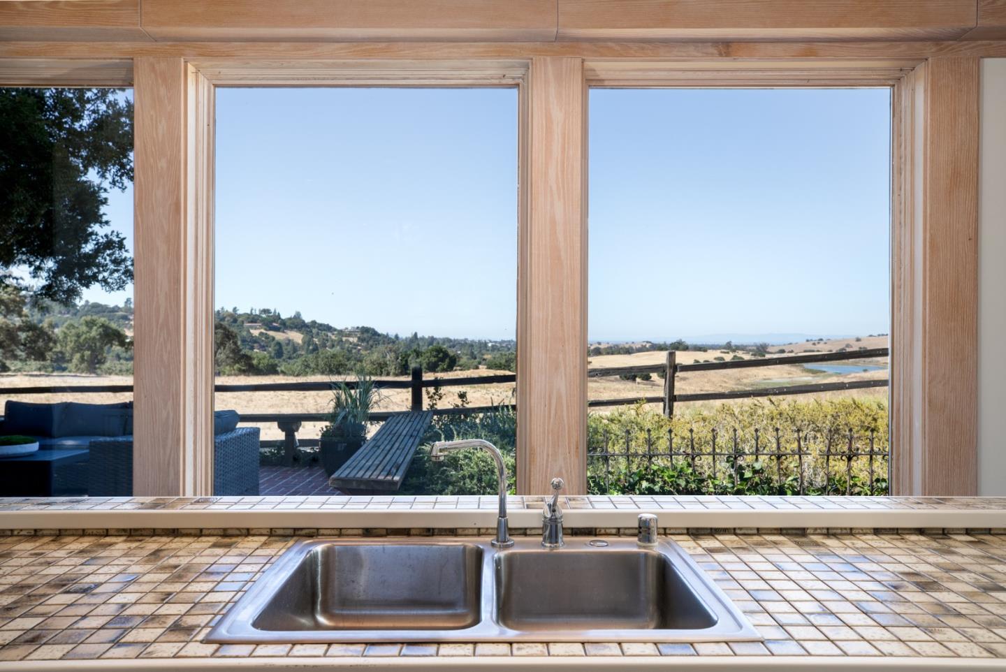 5 Arastradero RD