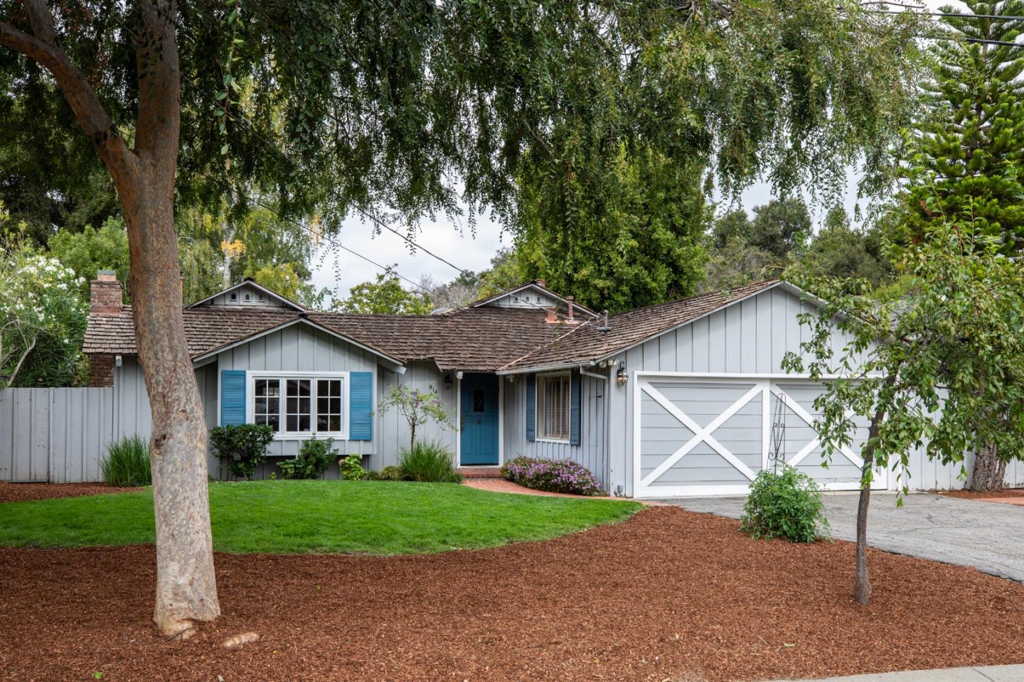 914 Riverside DR