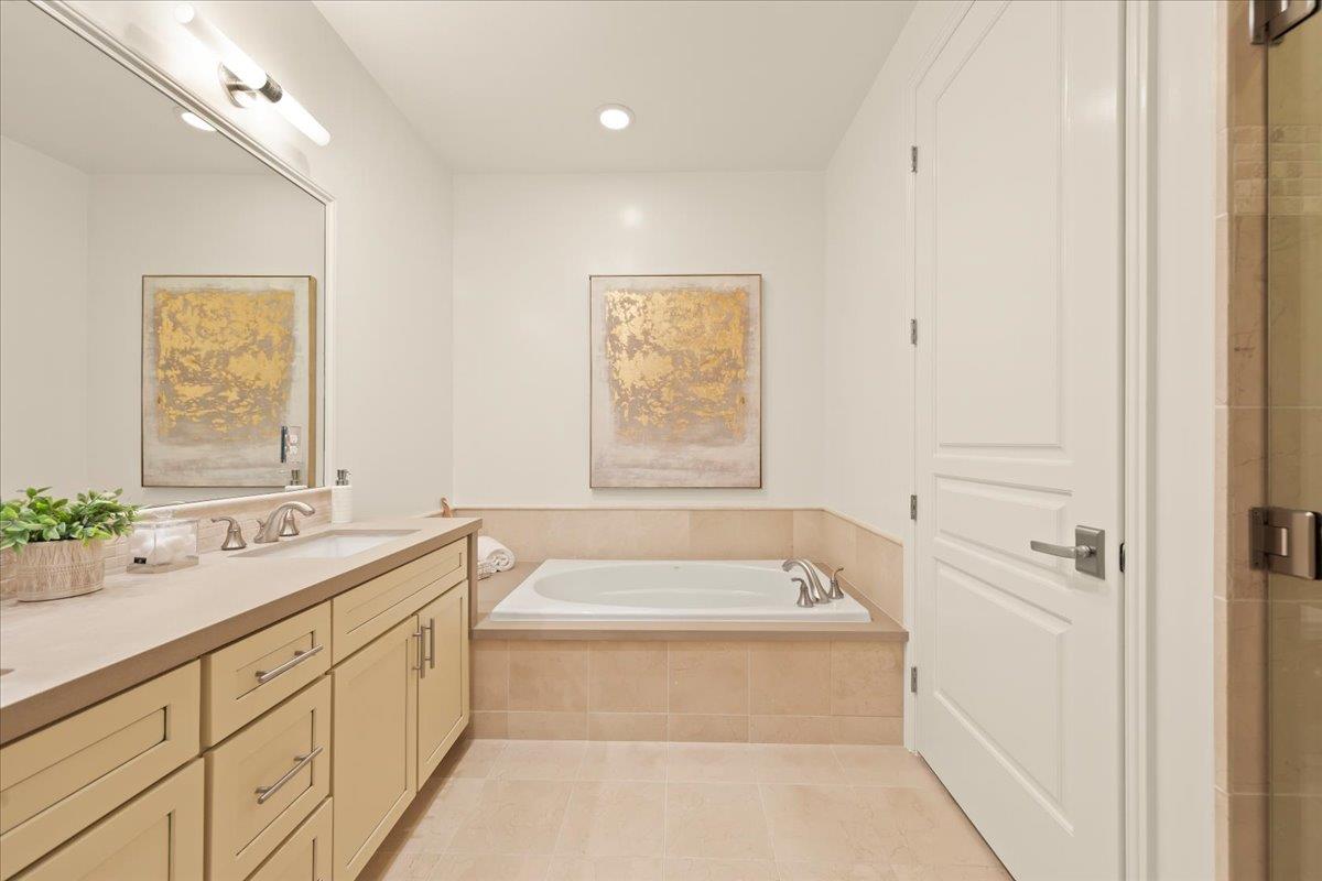 100 1st ST 110
