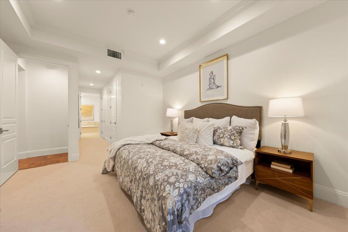 100 1st ST 110