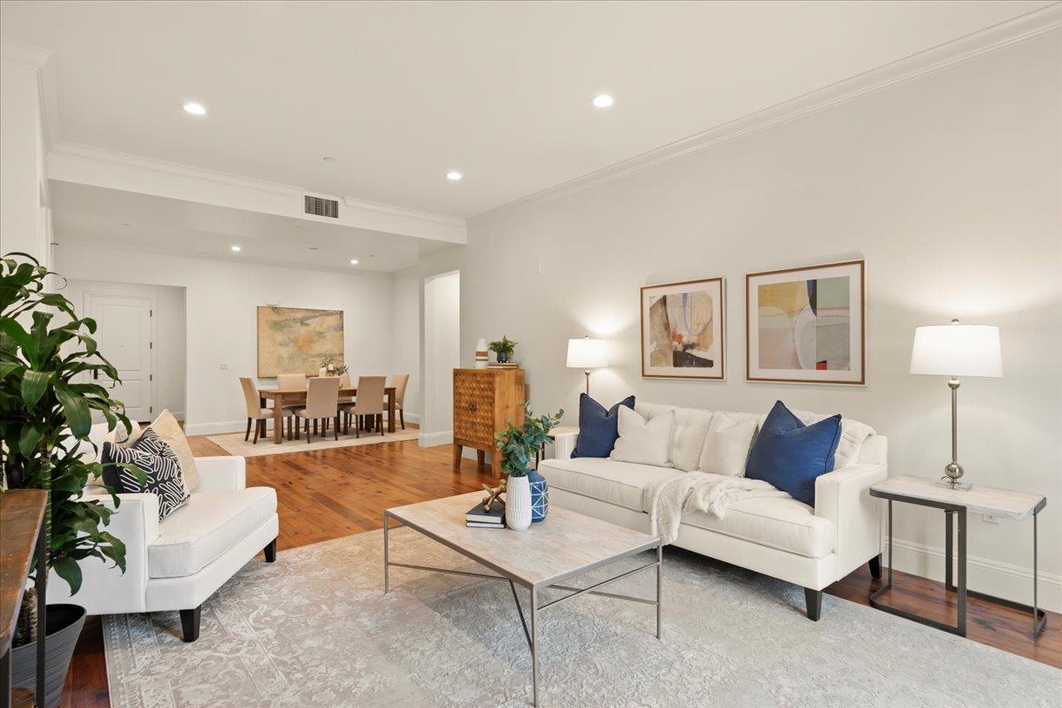 100 1st ST 110