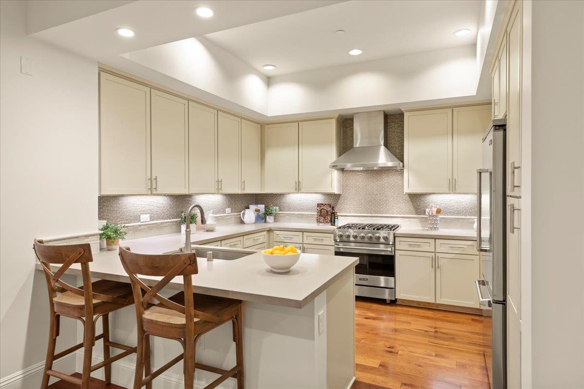100 1st ST 110