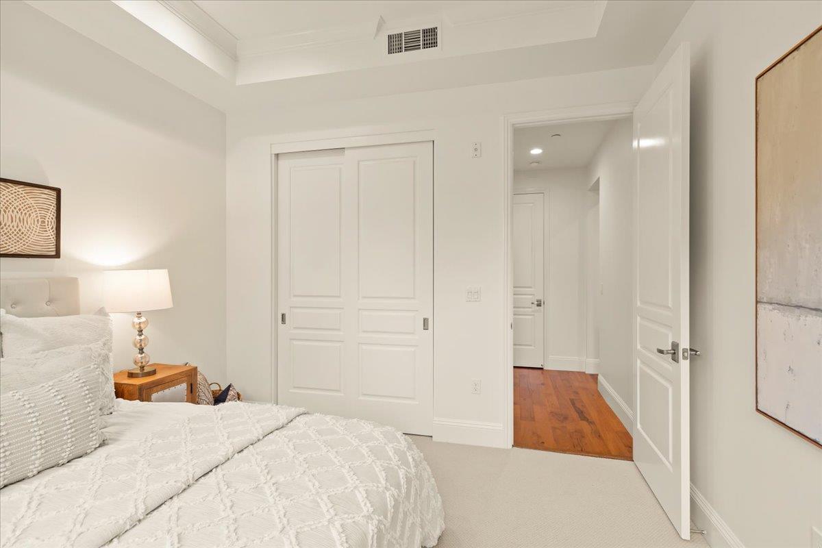 100 1st ST 110