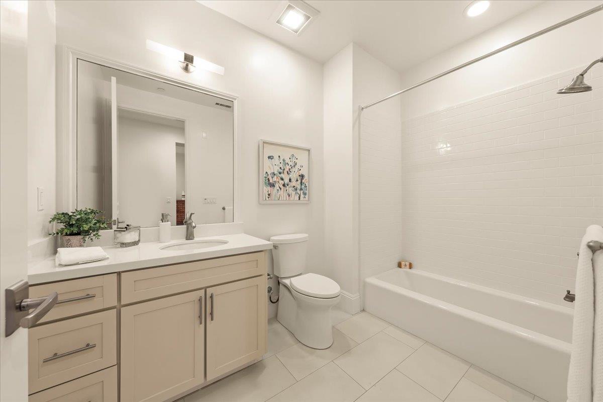 100 1st ST 110