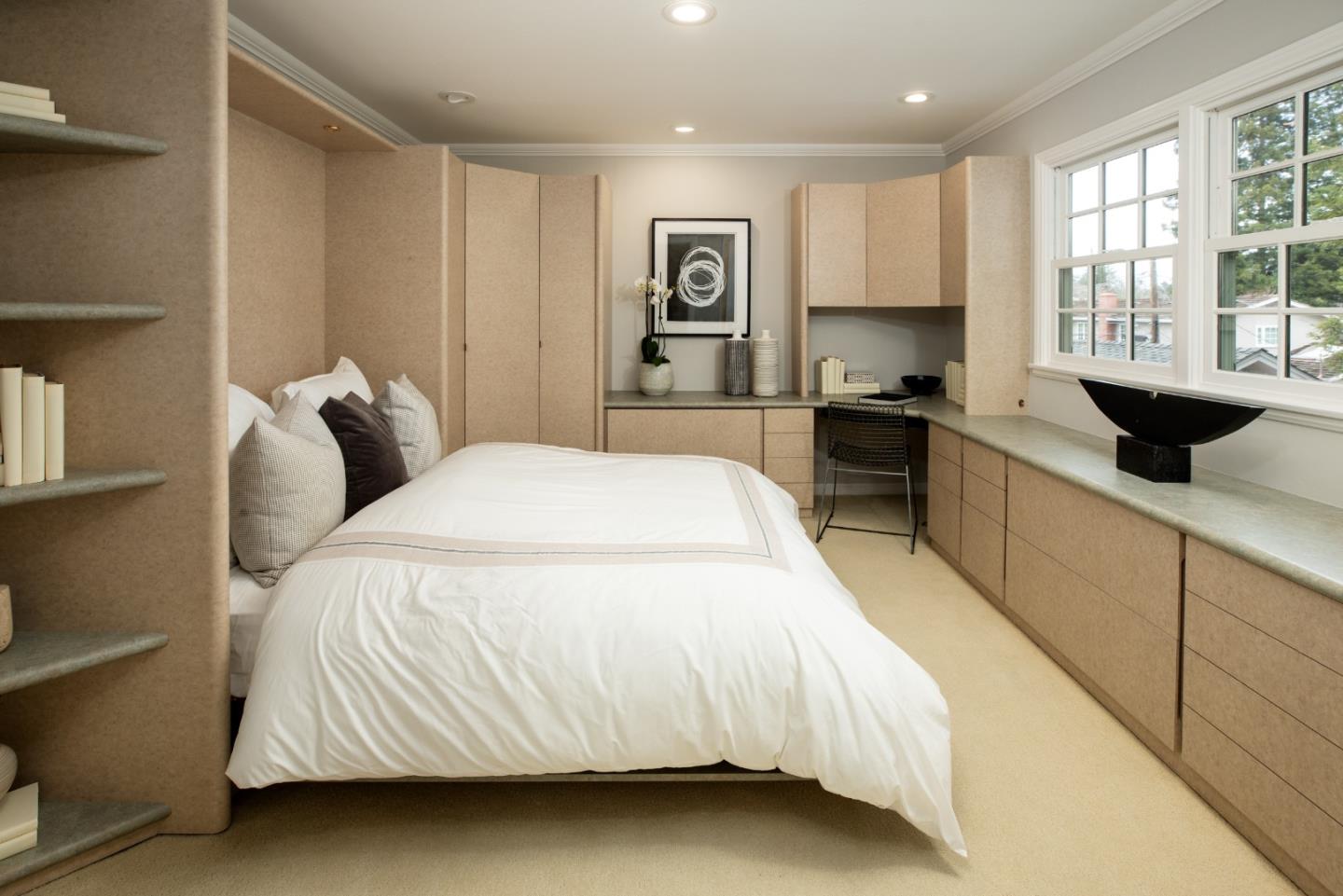 271 Stratford PL