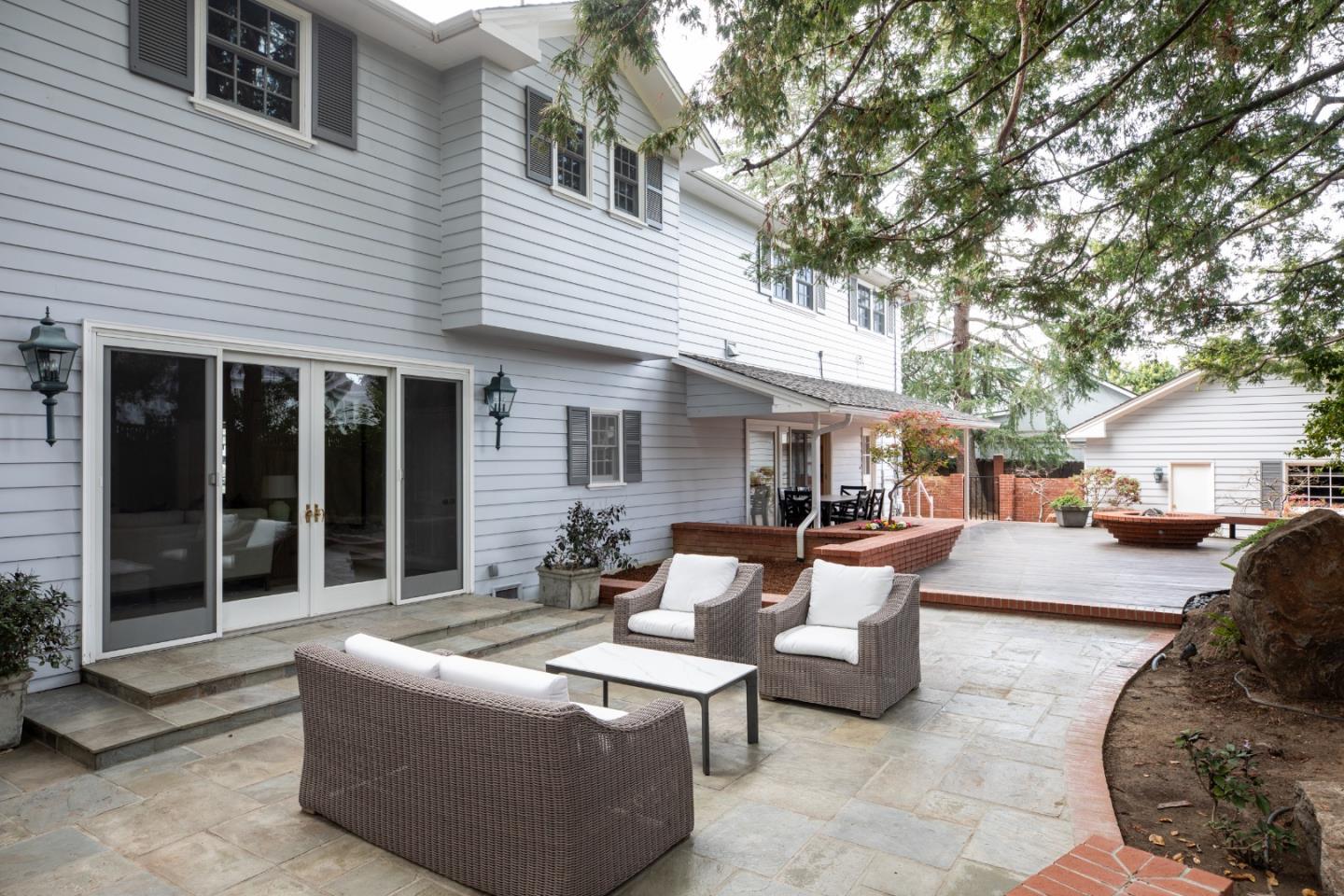 271 Stratford PL