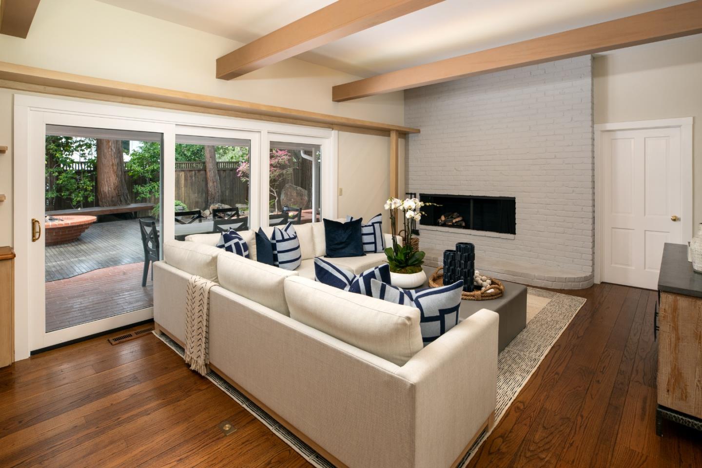 271 Stratford PL