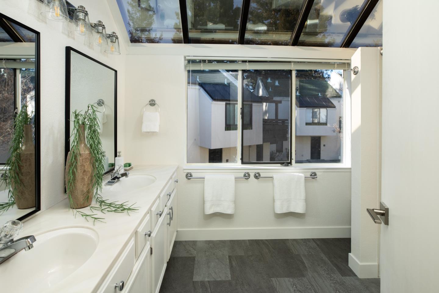 100 W El Camino Real 44