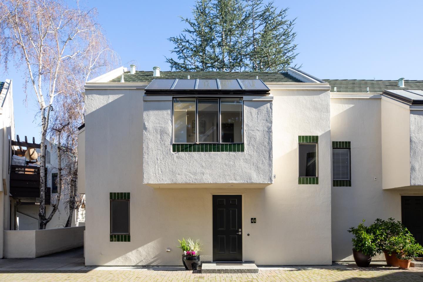 100 W El Camino Real 44