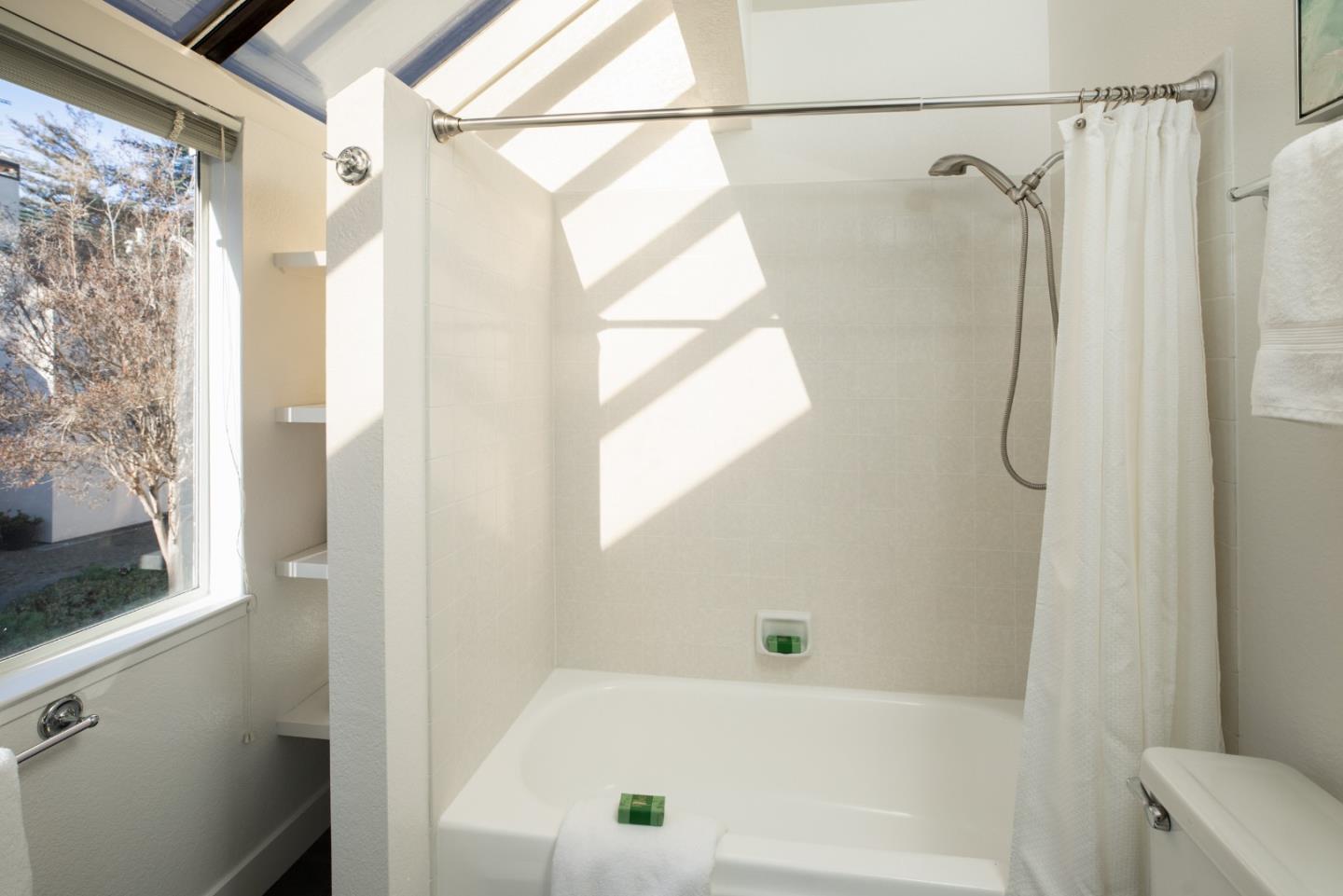 100 W El Camino Real 44