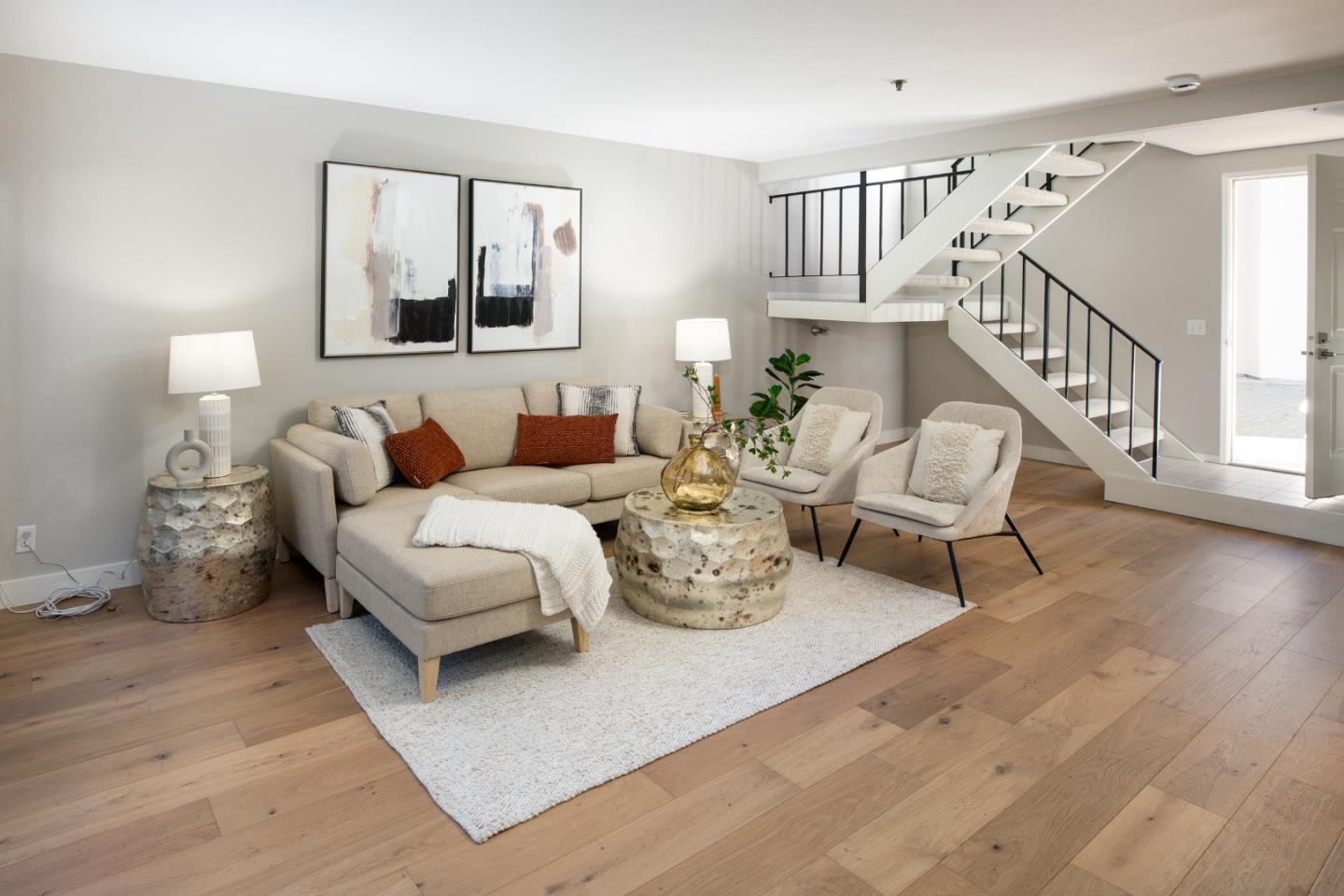 100 W El Camino Real 44