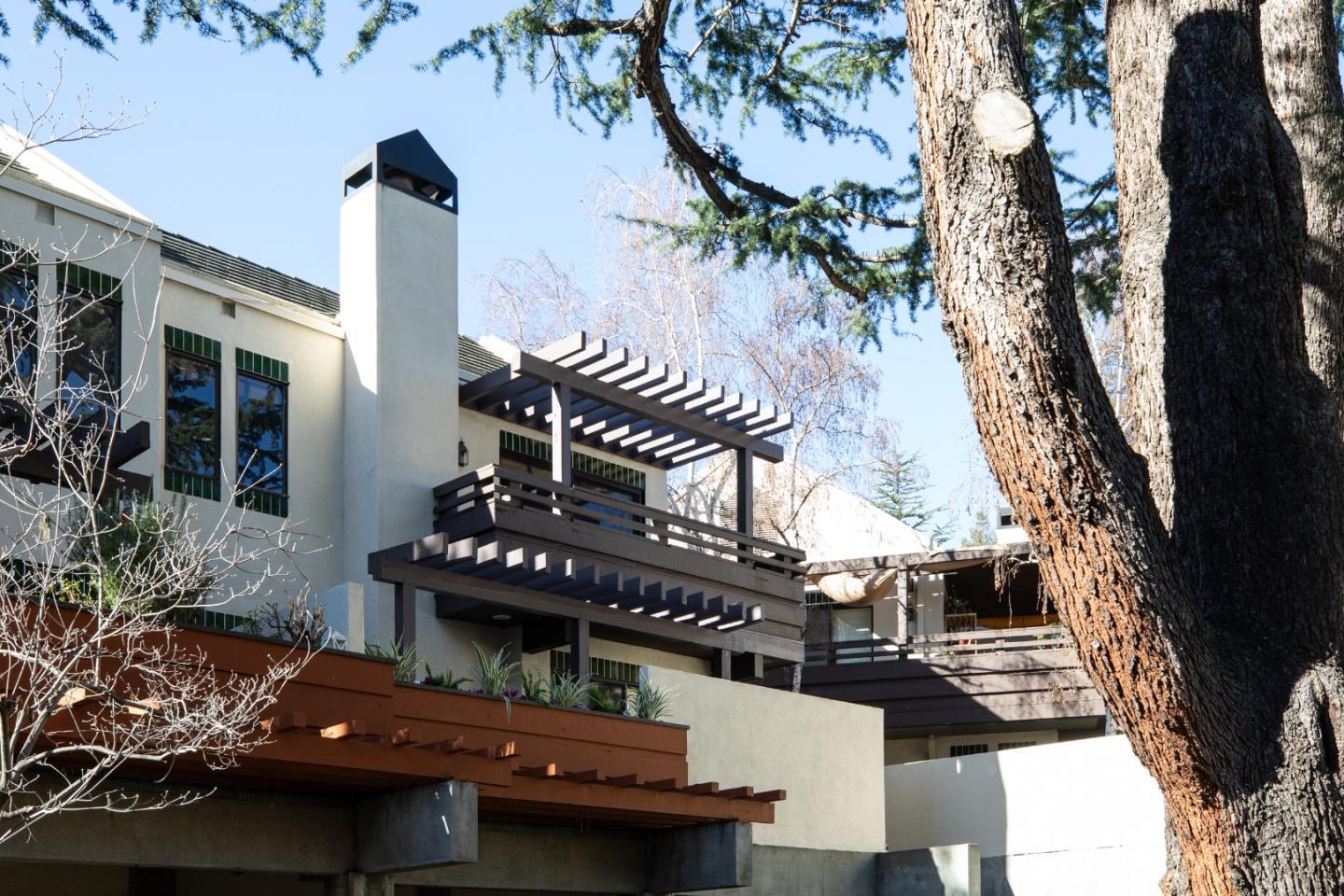 100 W El Camino Real 44