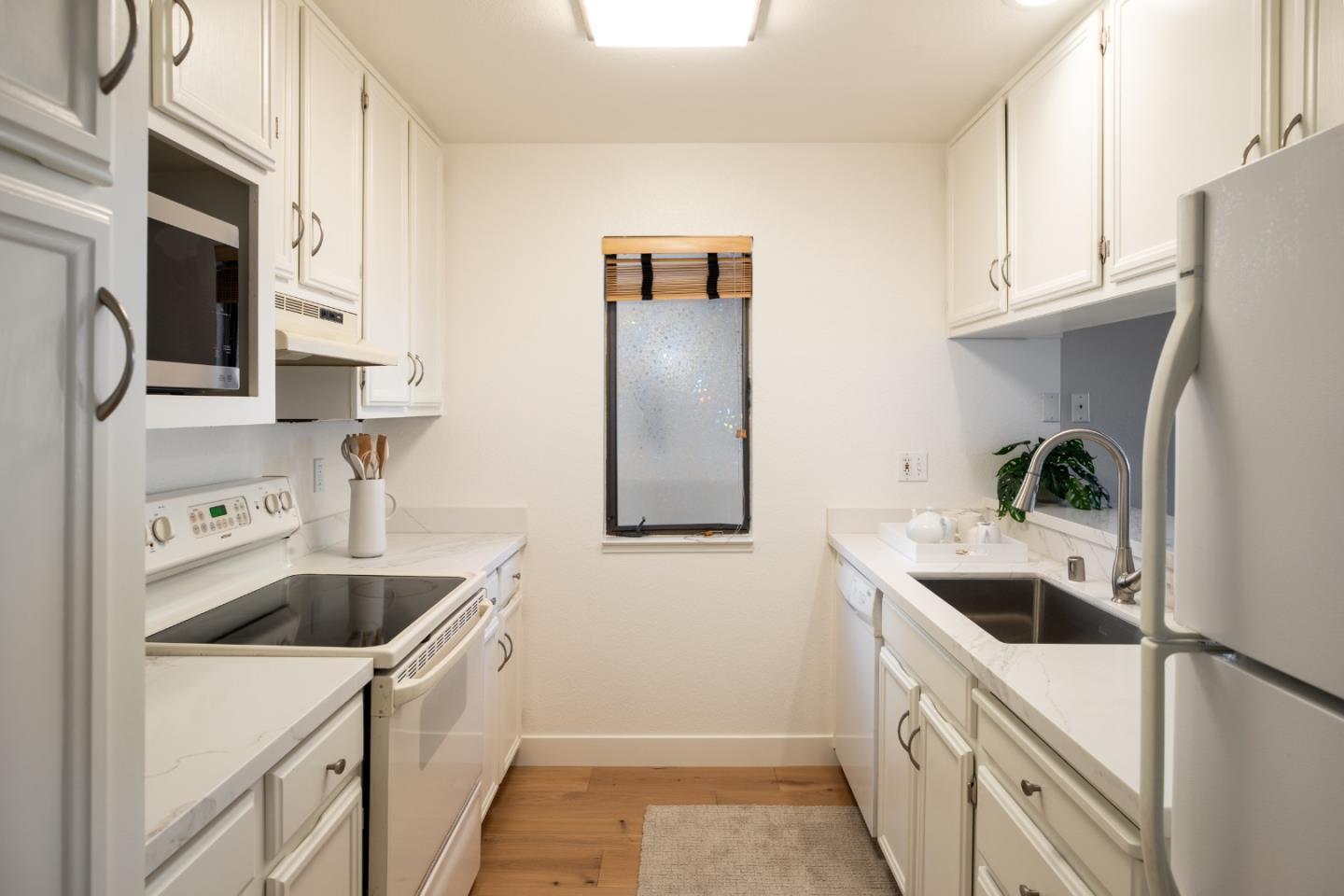 100 W El Camino Real 44