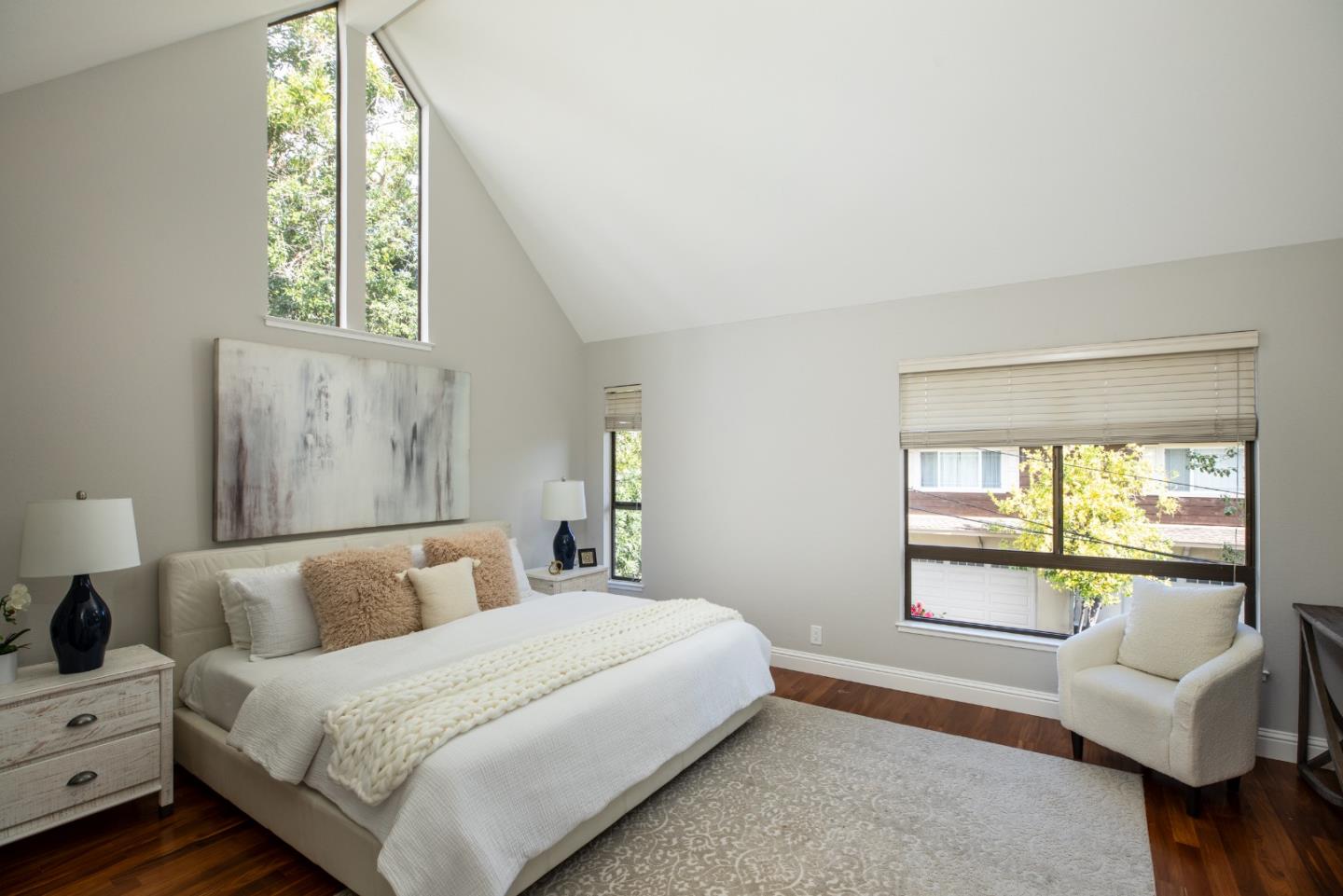 120 Amherst AVE