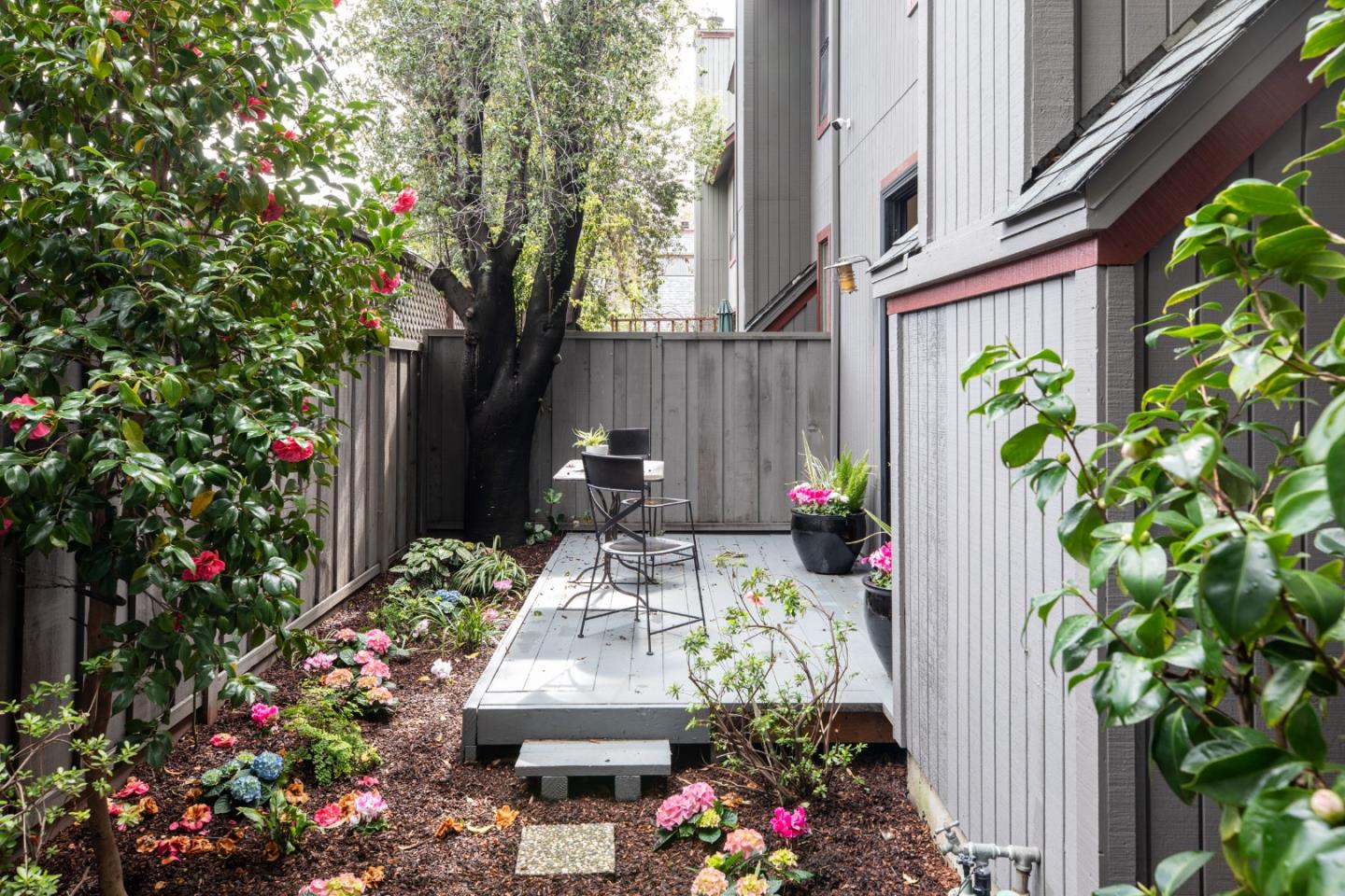 120 Amherst AVE