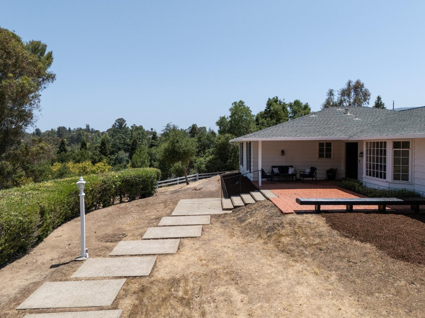 26666 Laurel LN