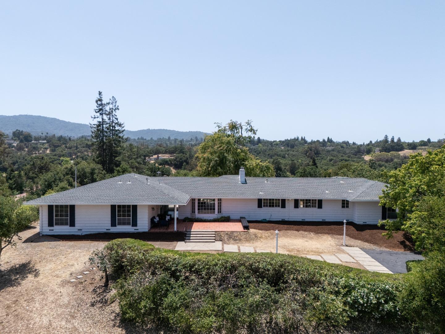 26666 Laurel LN