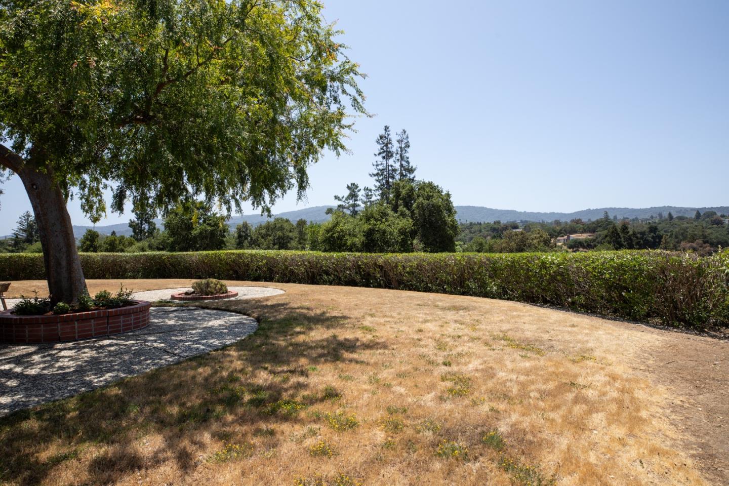 26666 Laurel LN