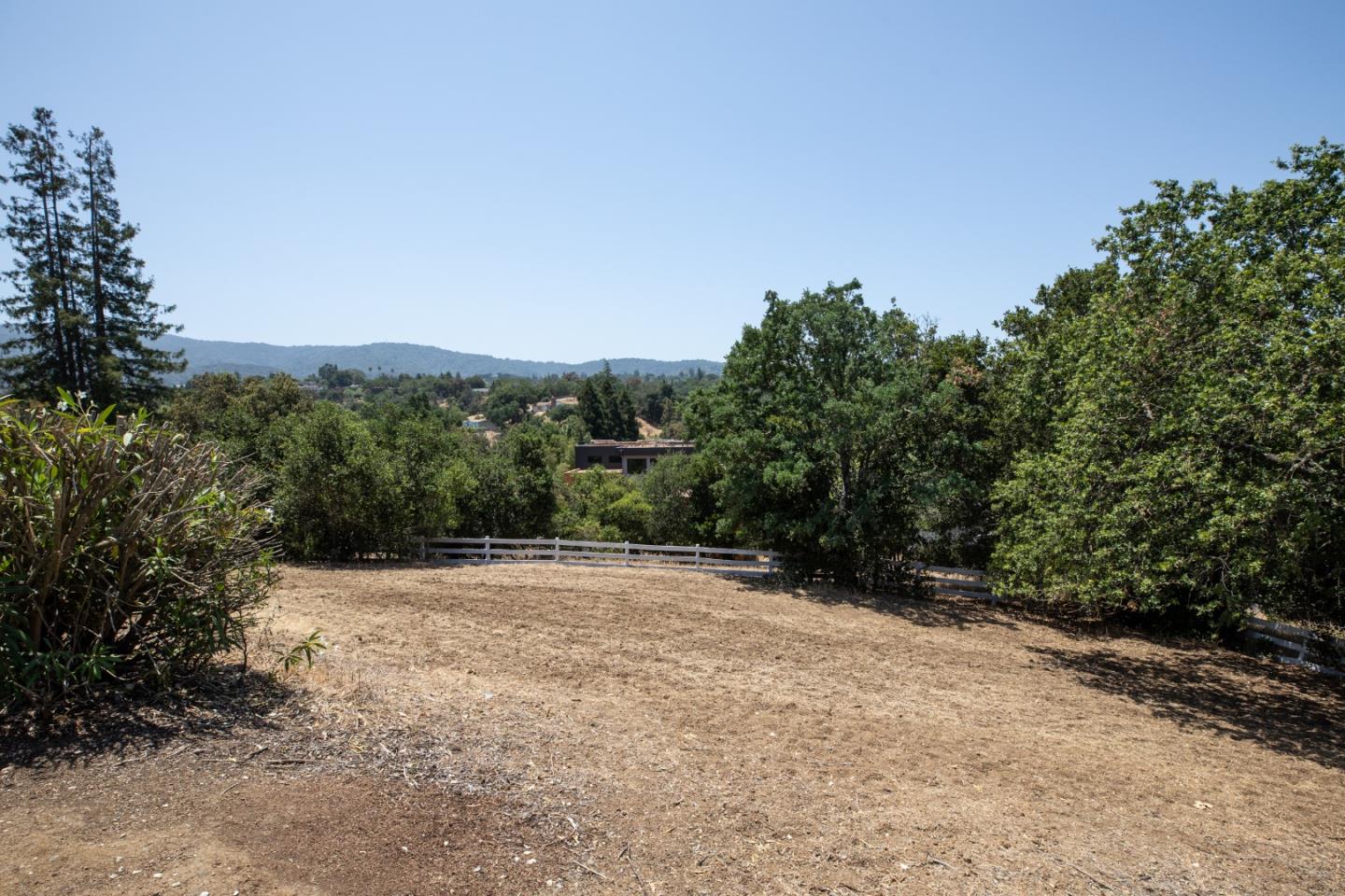 26666 Laurel LN