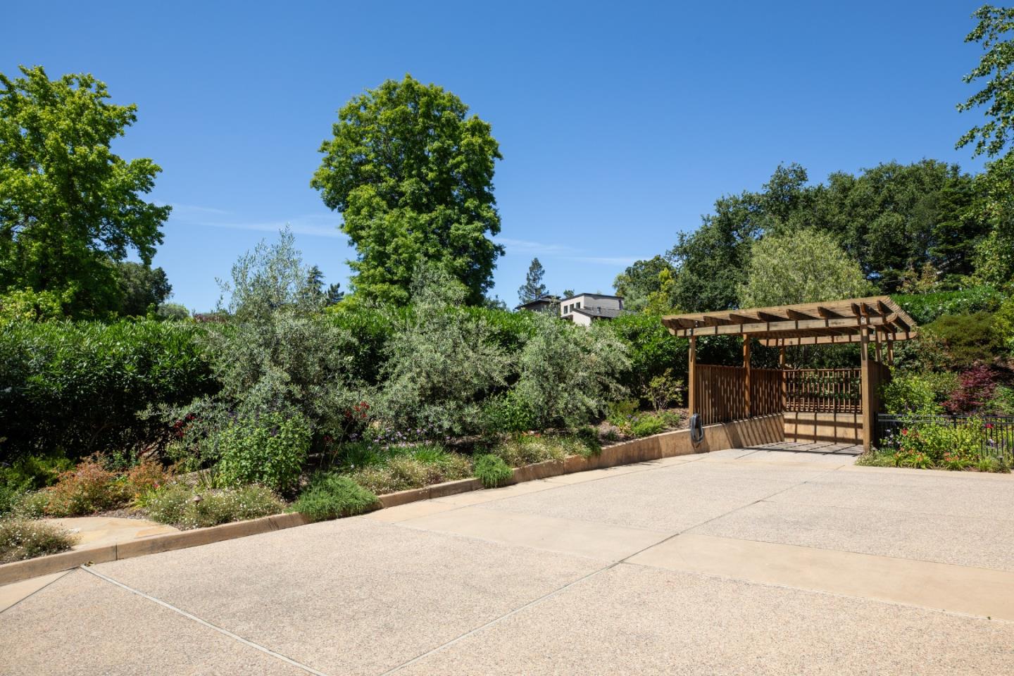 13801 Templeton Place