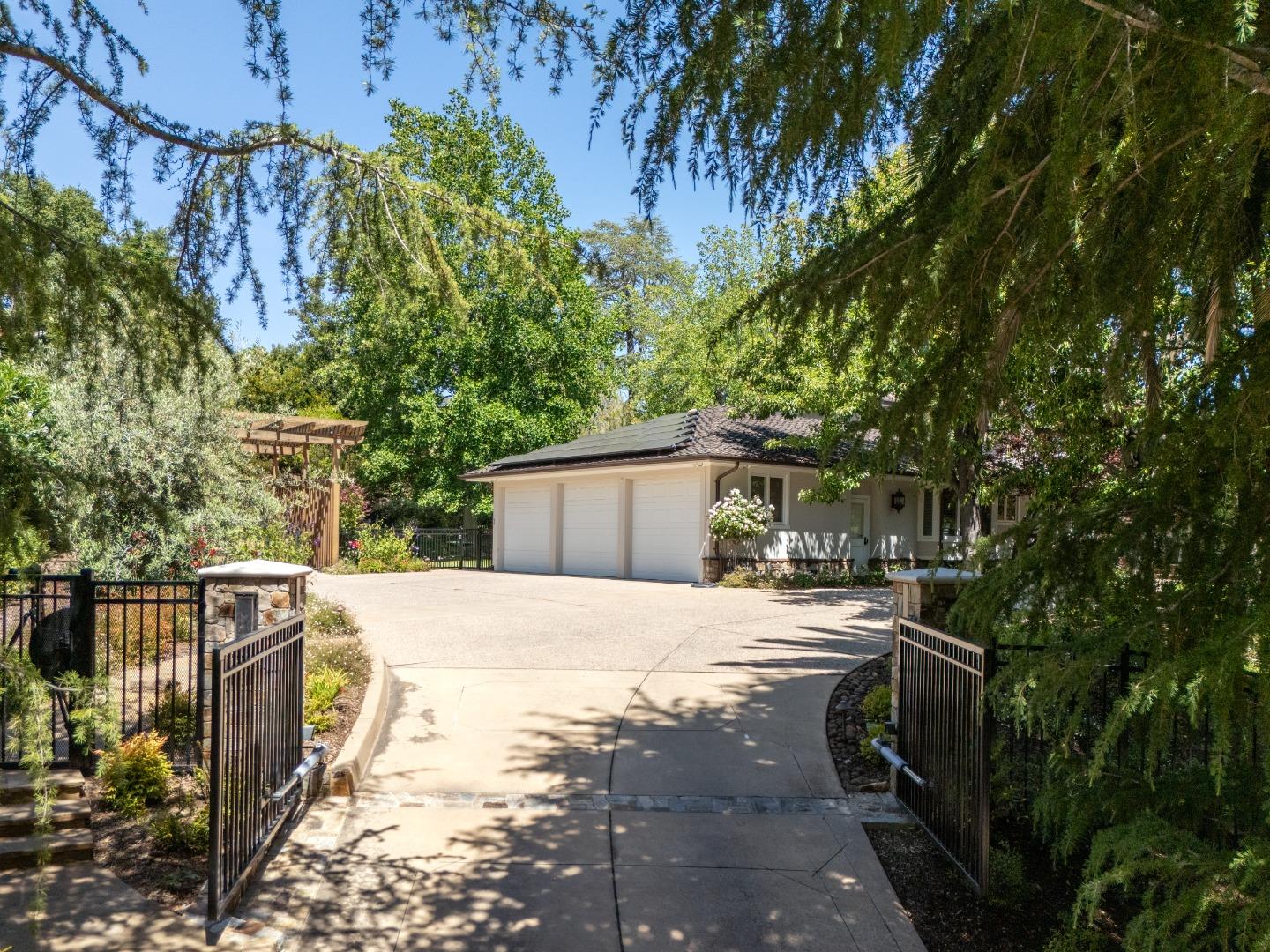 13801 Templeton Place