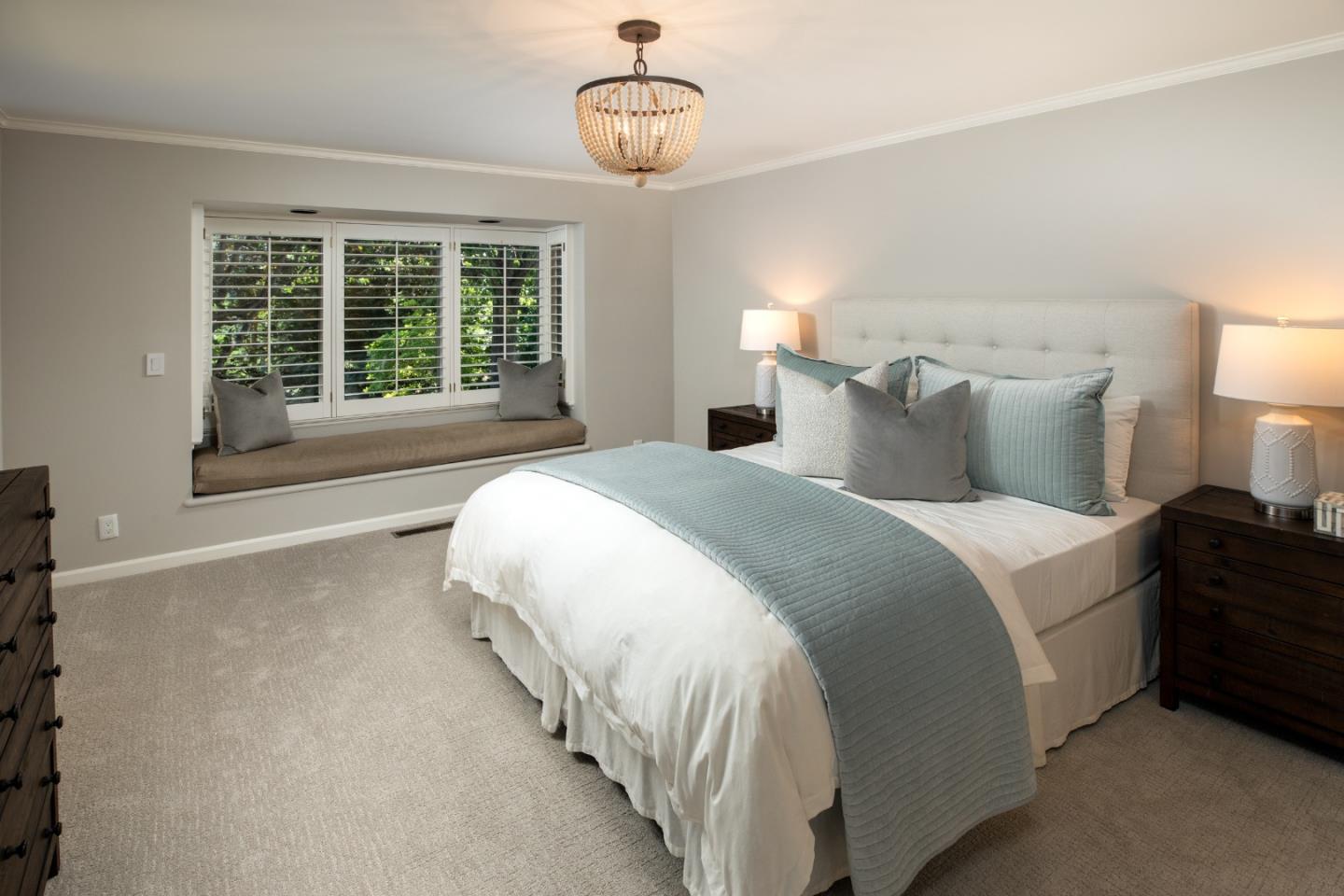 13801 Templeton Place