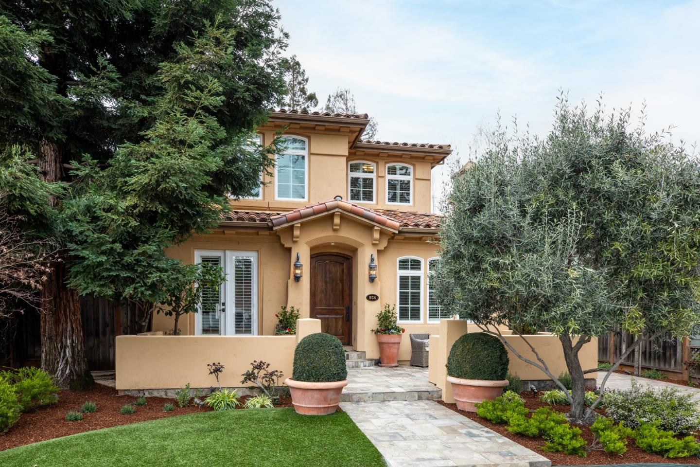 935 Lundy Lane