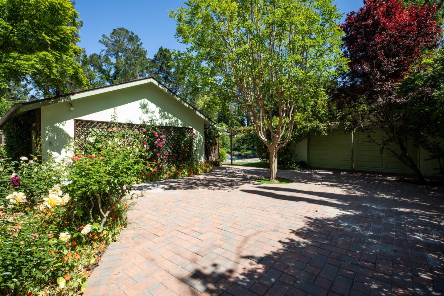 800 Loyola Drive