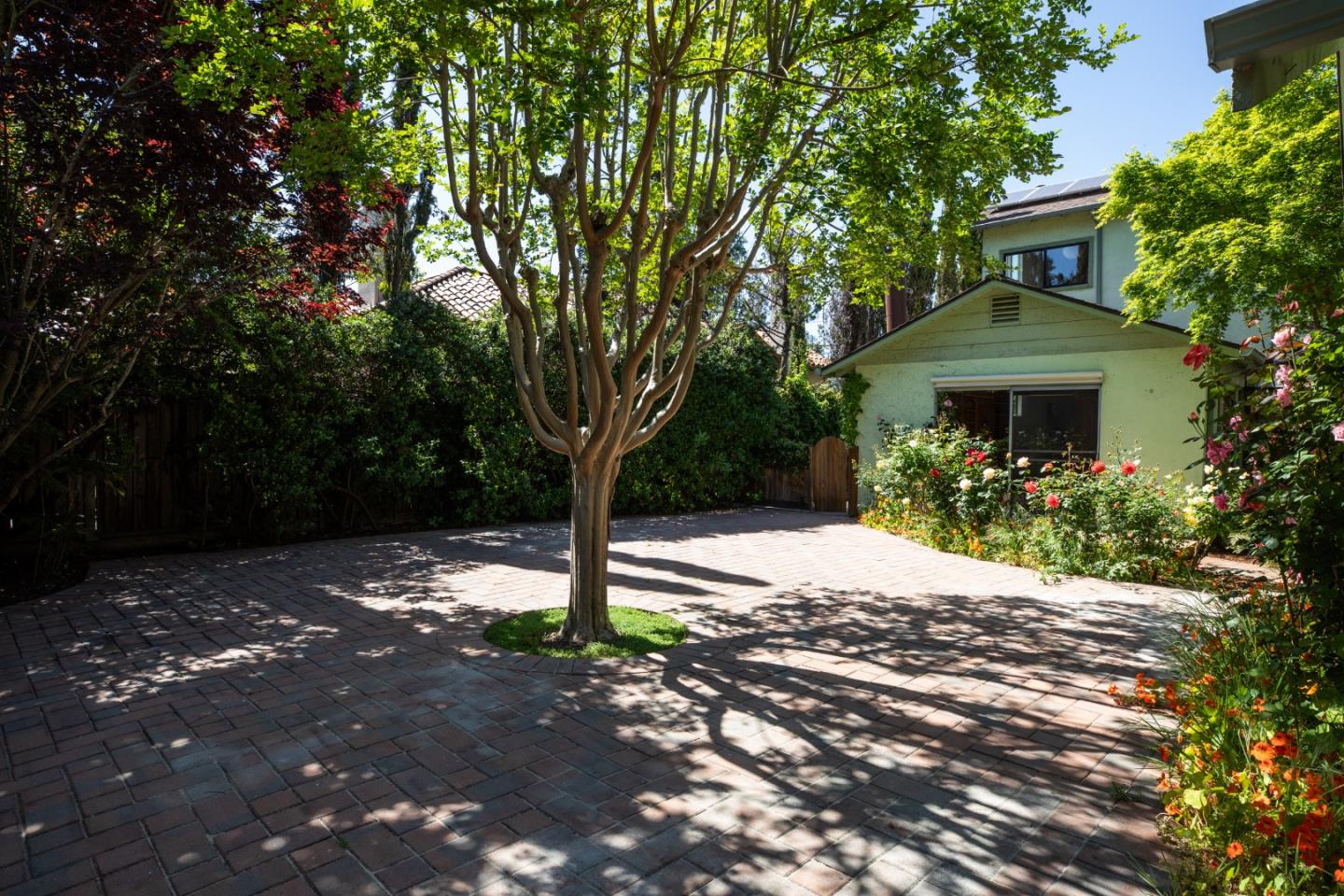 800 Loyola Drive