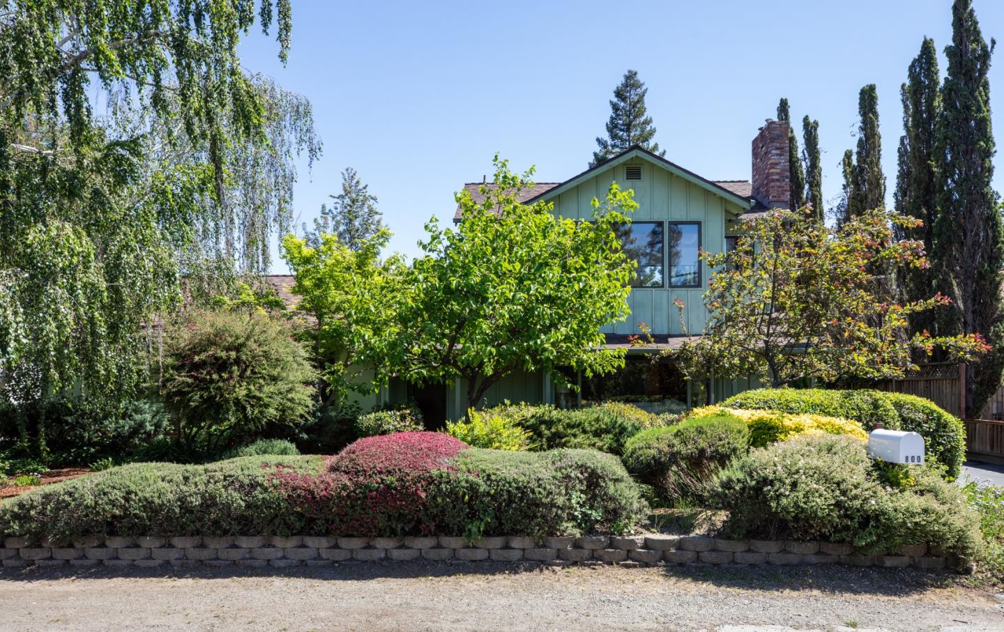 800 Loyola Drive