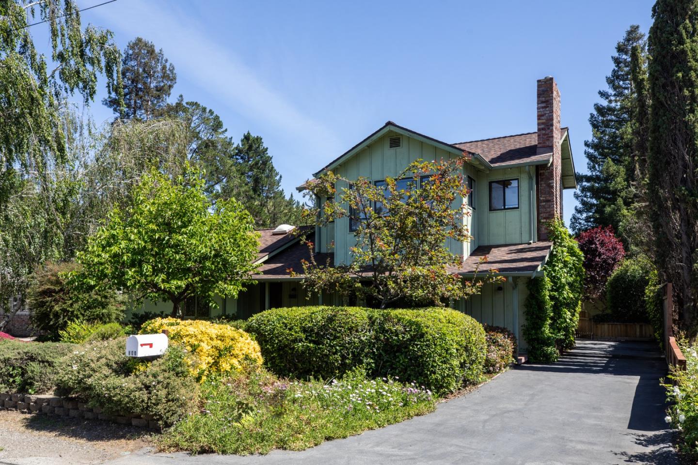 800 Loyola Drive